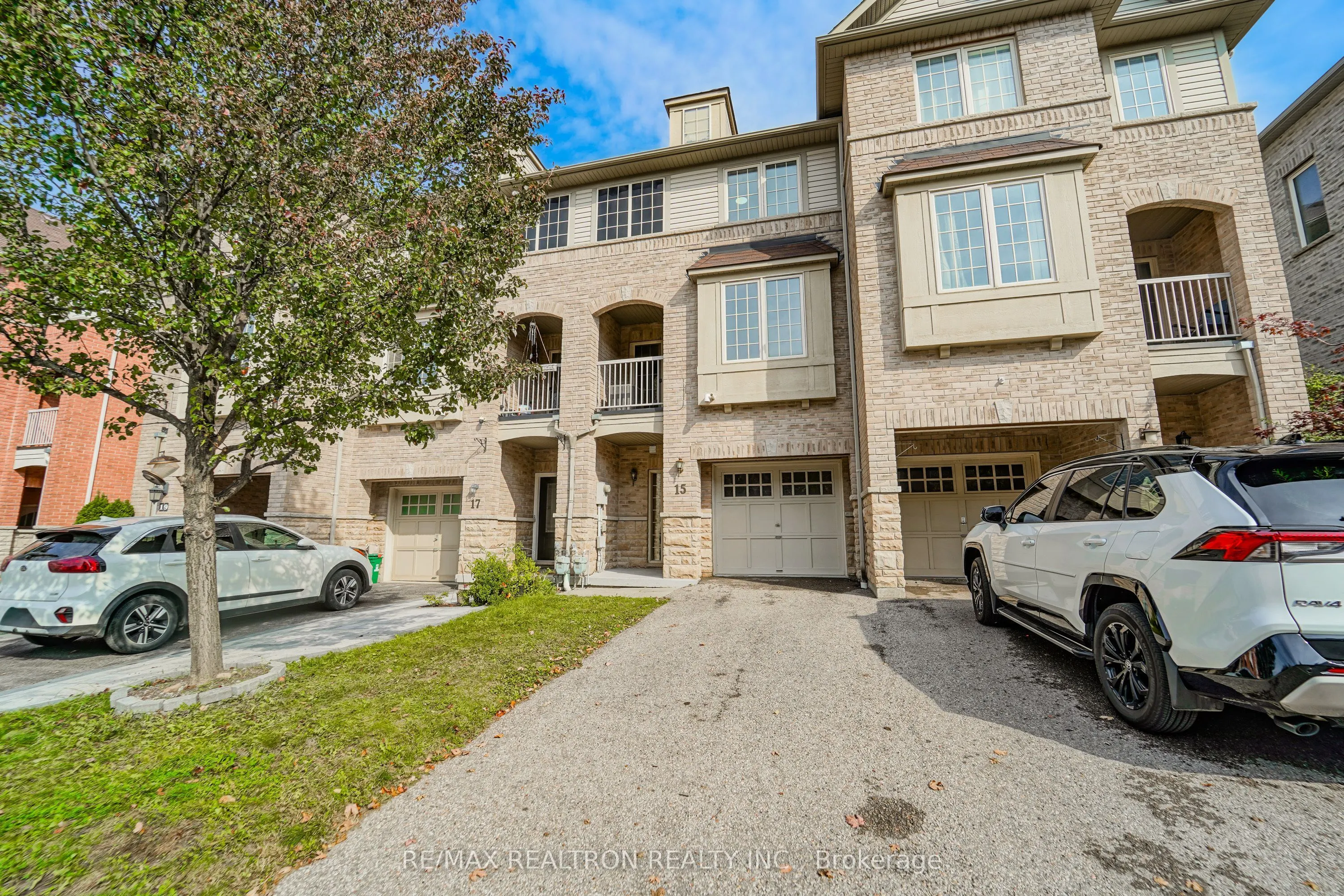 15 Blunden Road