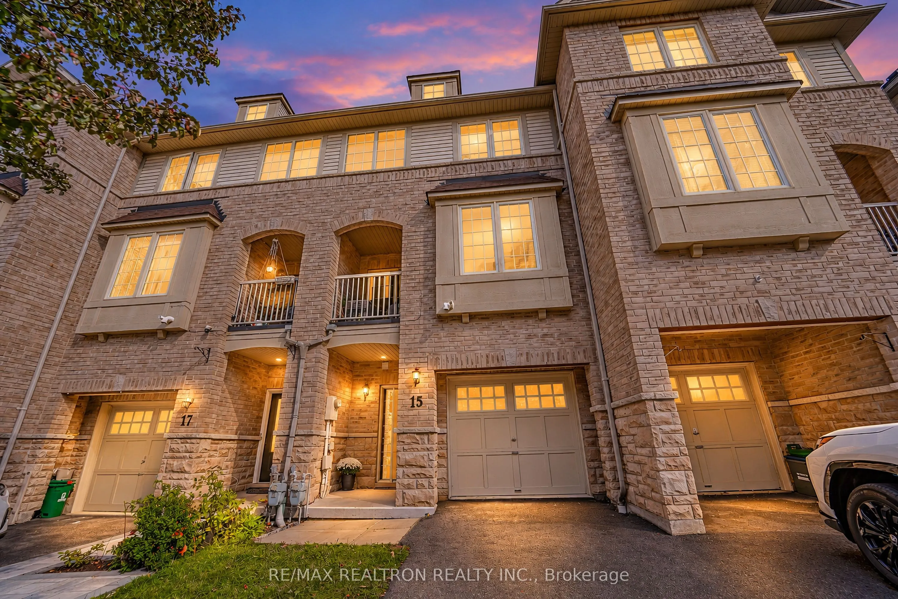 15 Blunden Road