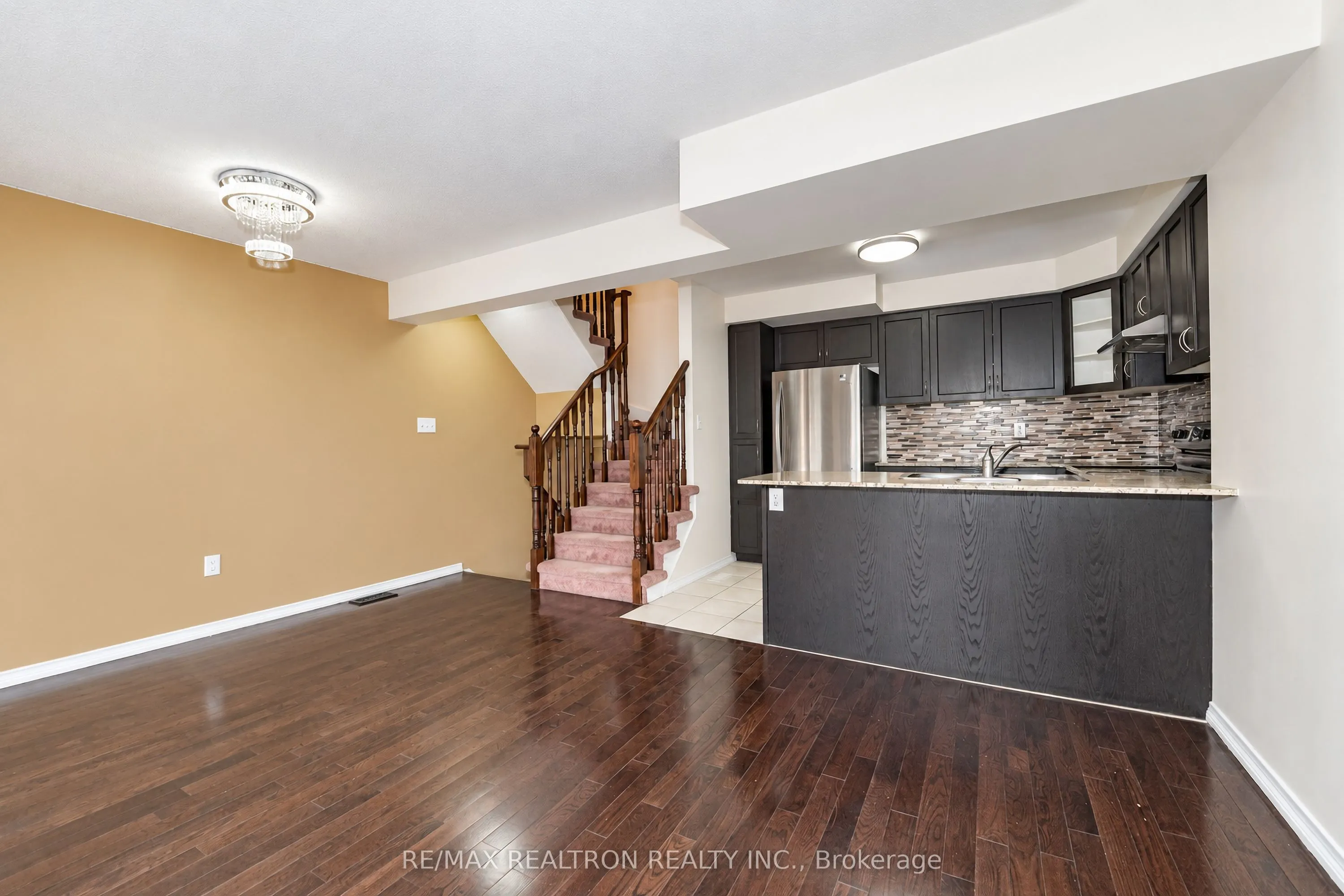 15 Blunden Road