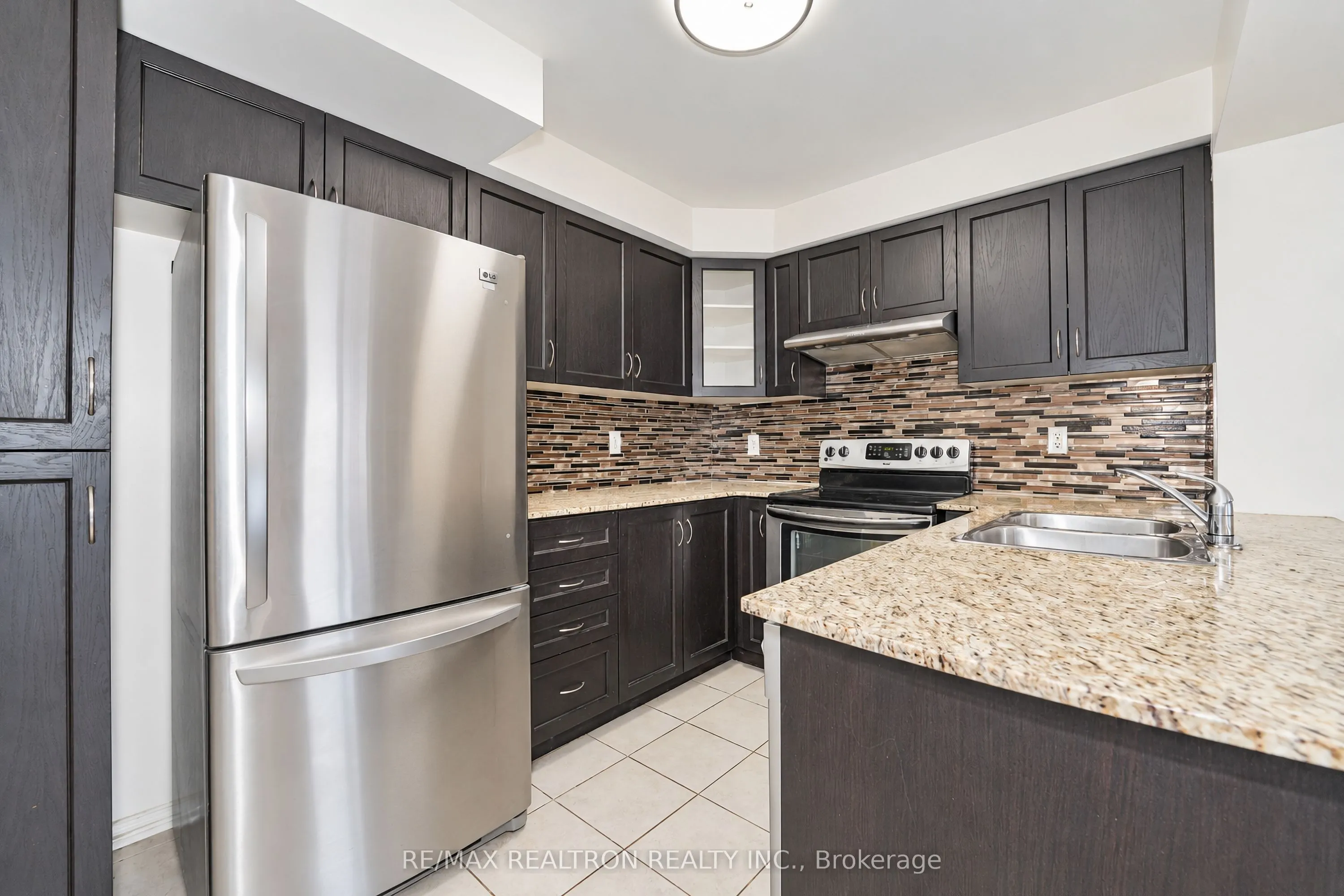 15 Blunden Road