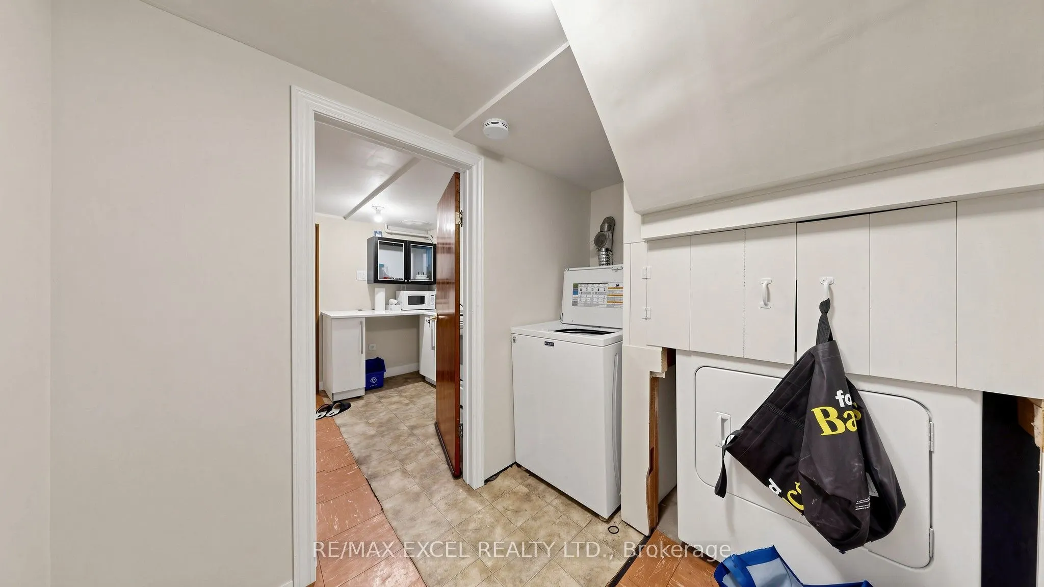 11 Hutton Avenue