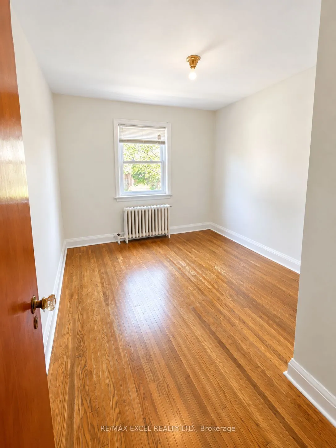 11 Hutton Avenue