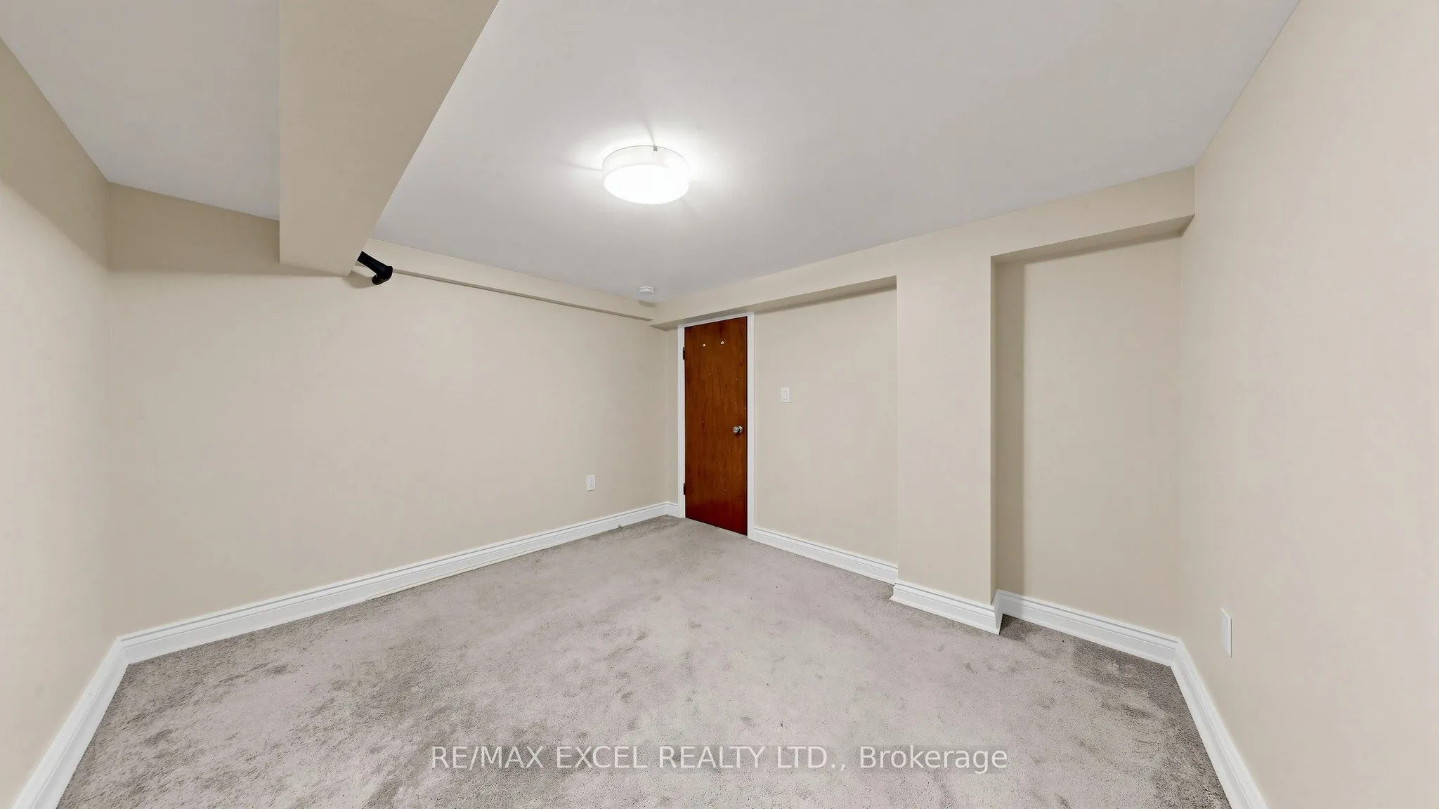 11 Hutton Avenue