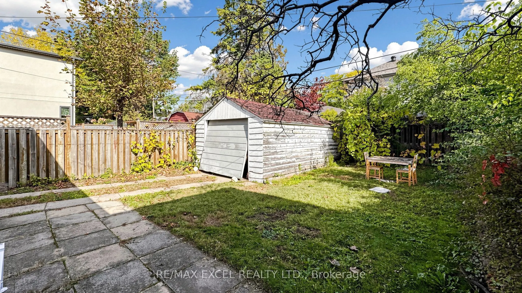 11 Hutton Avenue