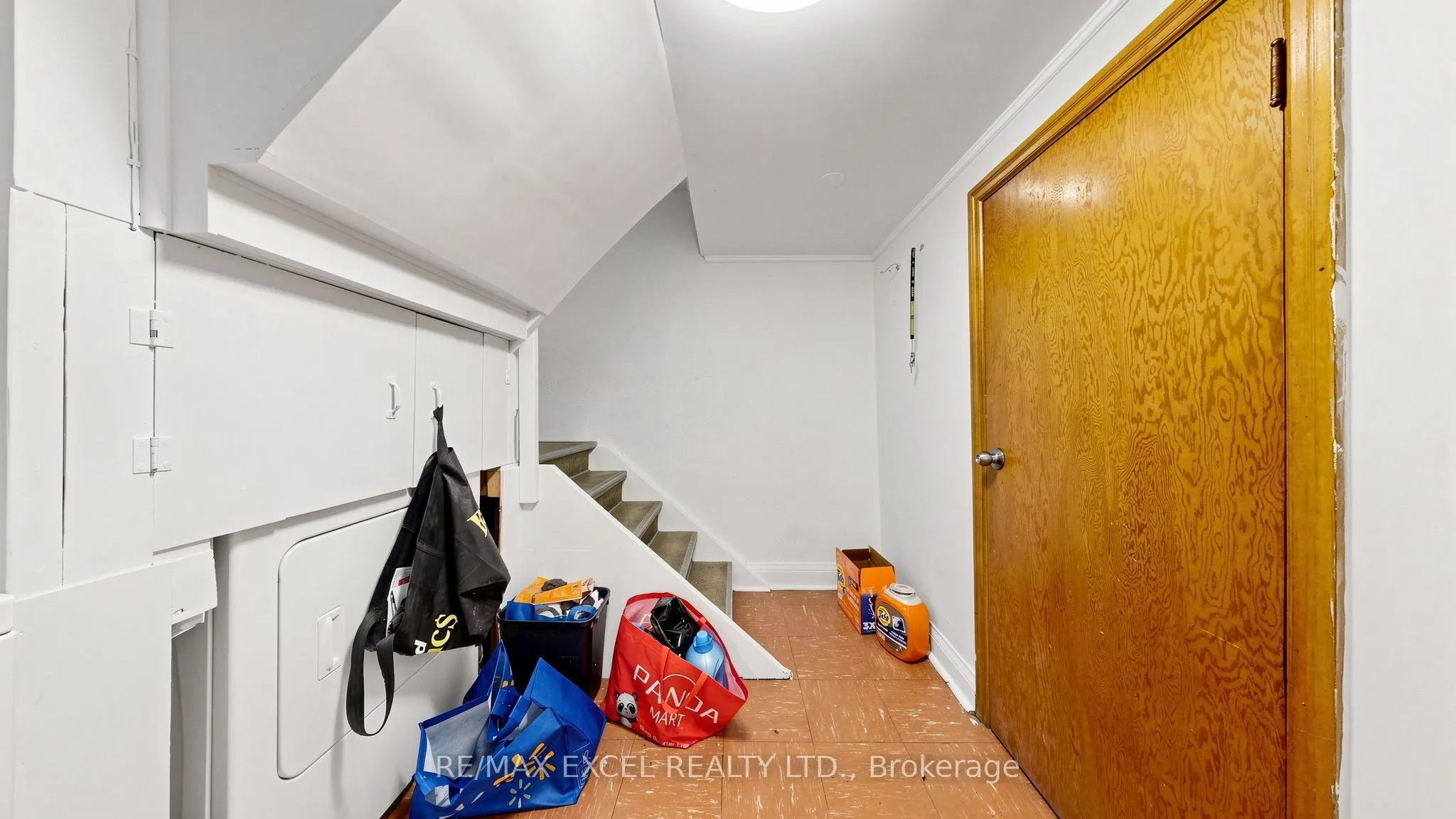 11 Hutton Avenue