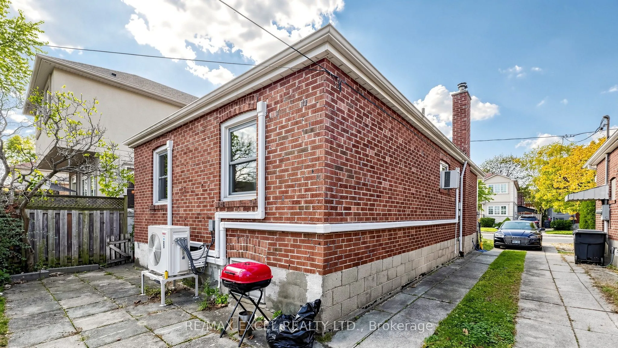 11 Hutton Avenue