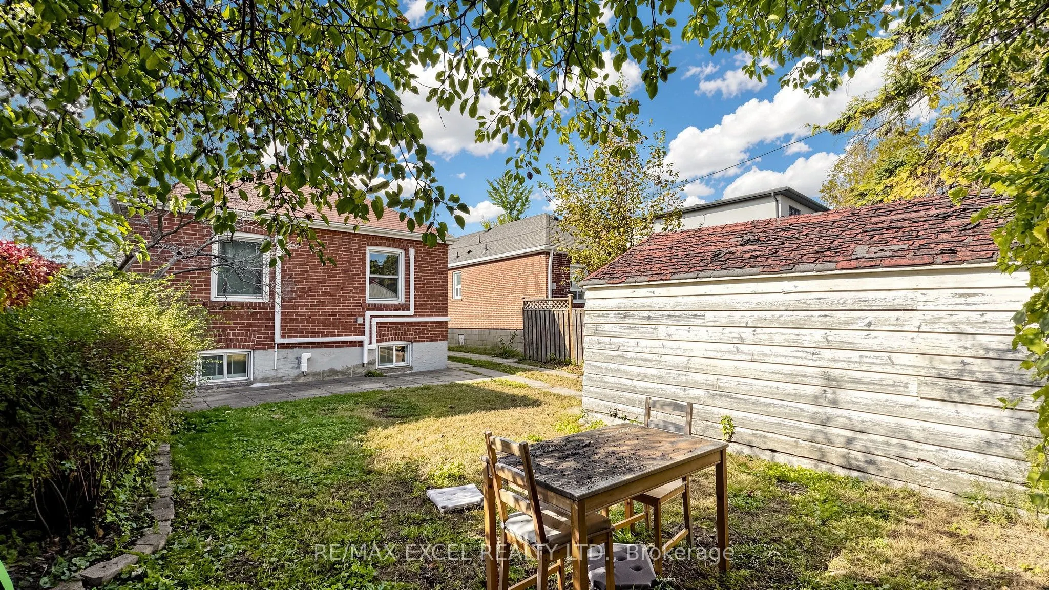 11 Hutton Avenue