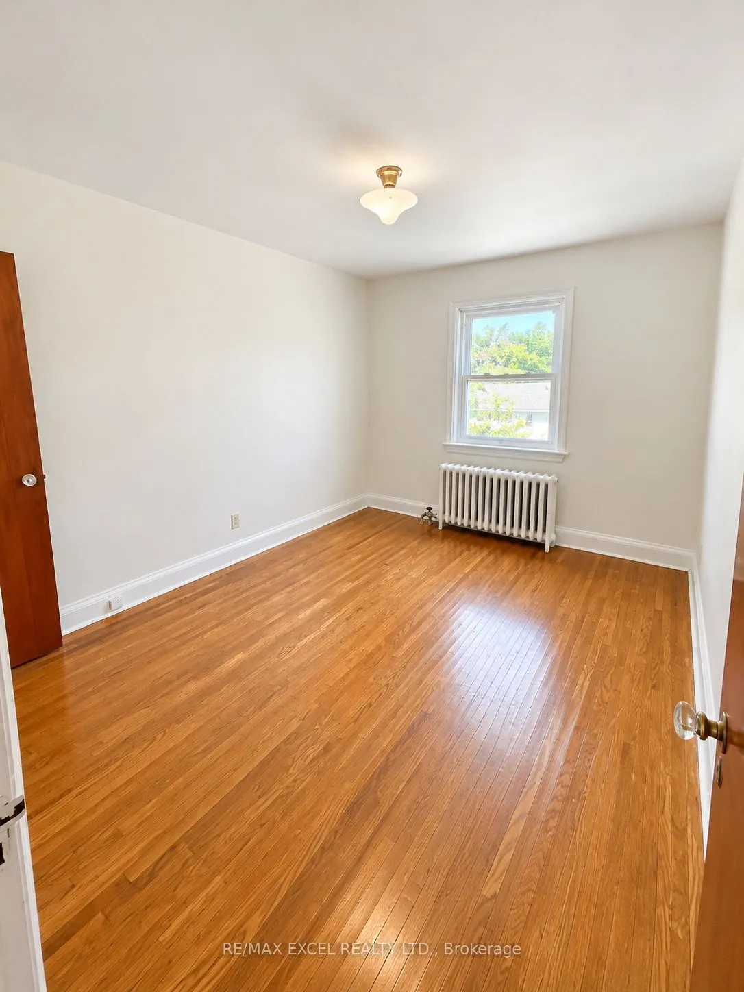 11 Hutton Avenue