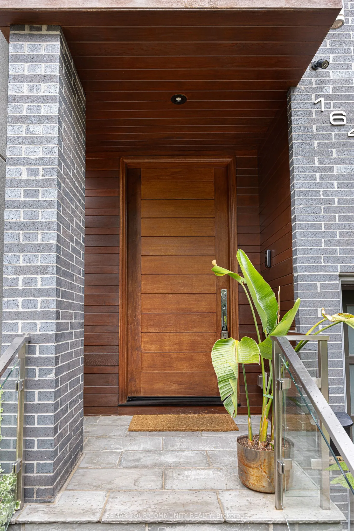 164 Aldwych Avenue