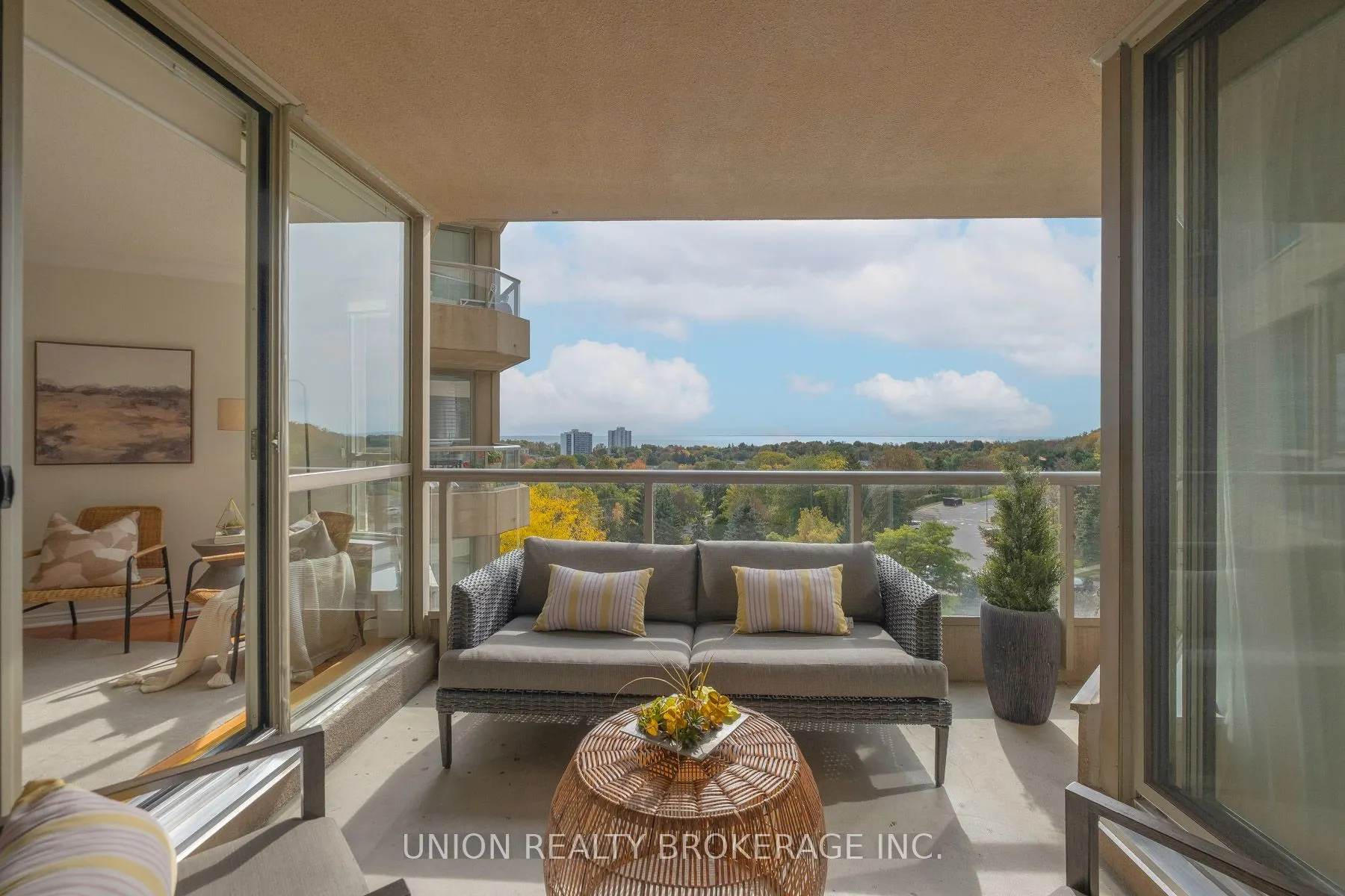 20 Guildwood Parkway #711