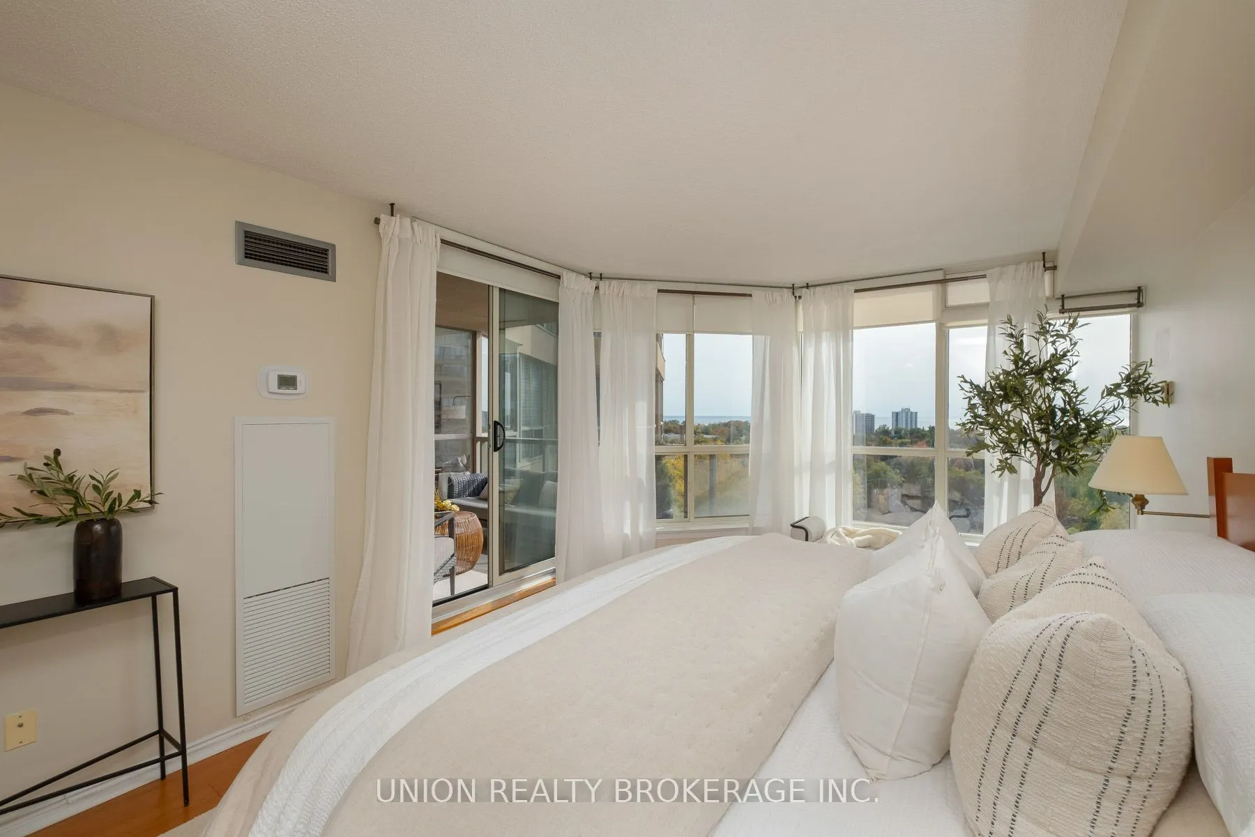 20 Guildwood Parkway #711
