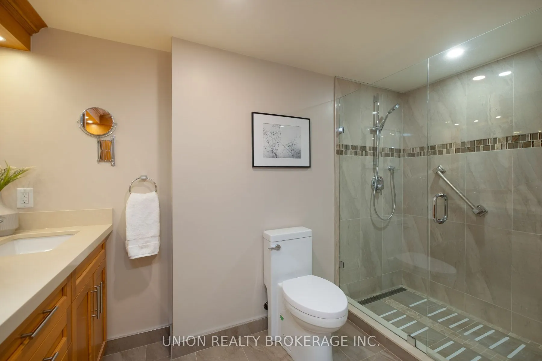 20 Guildwood Parkway #711