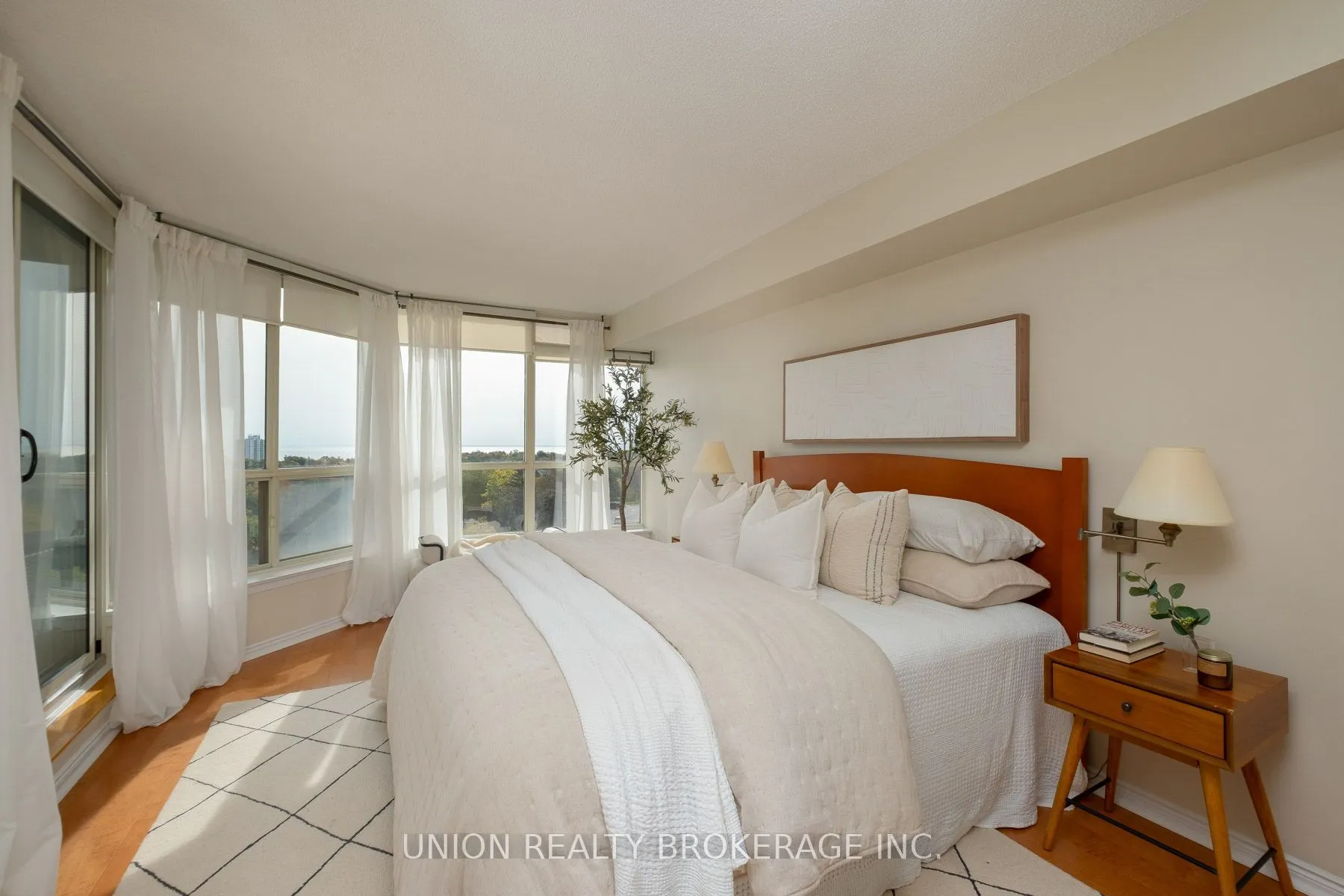 20 Guildwood Parkway #711