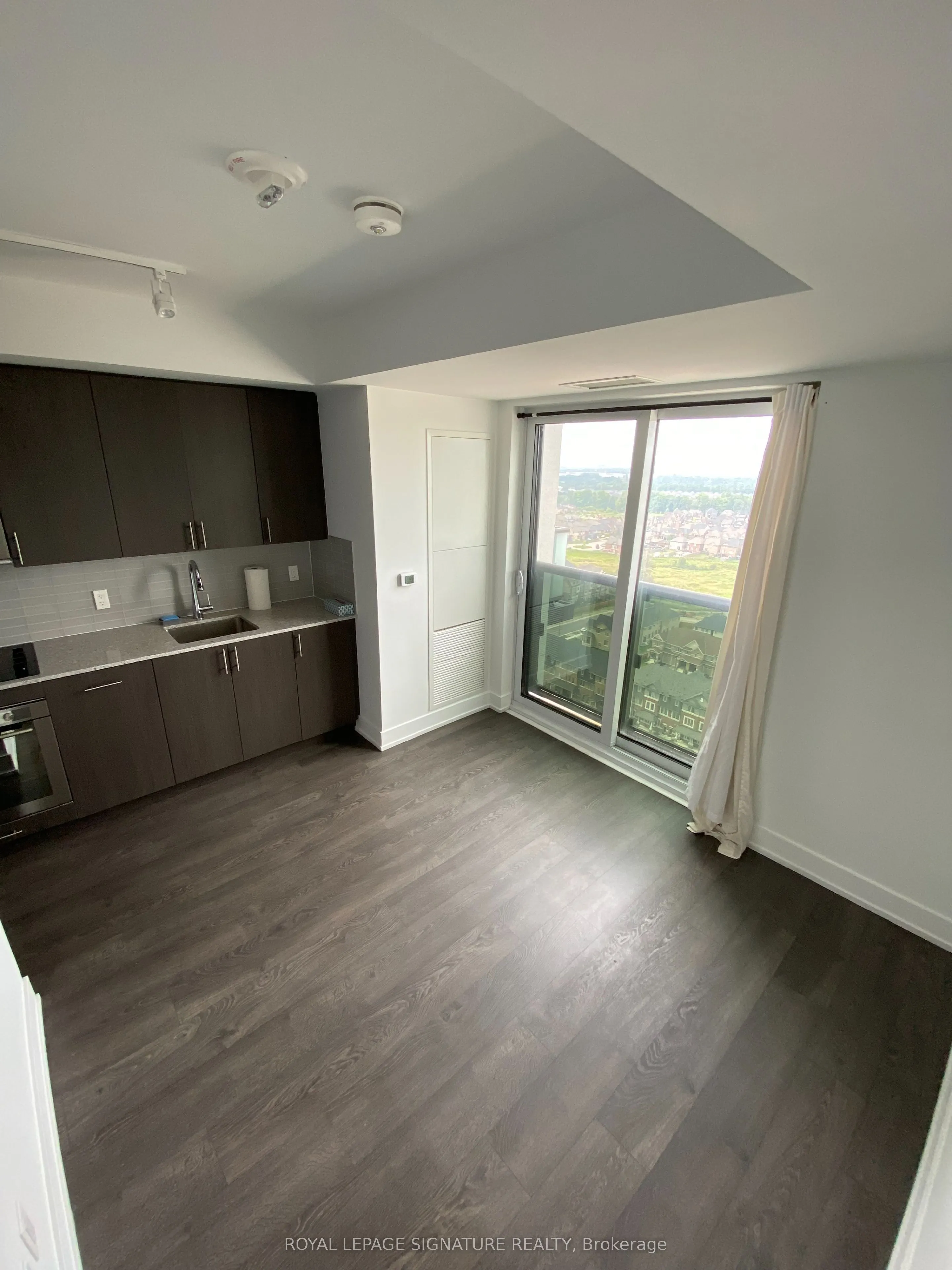 2550 Simcoe Street N #2003