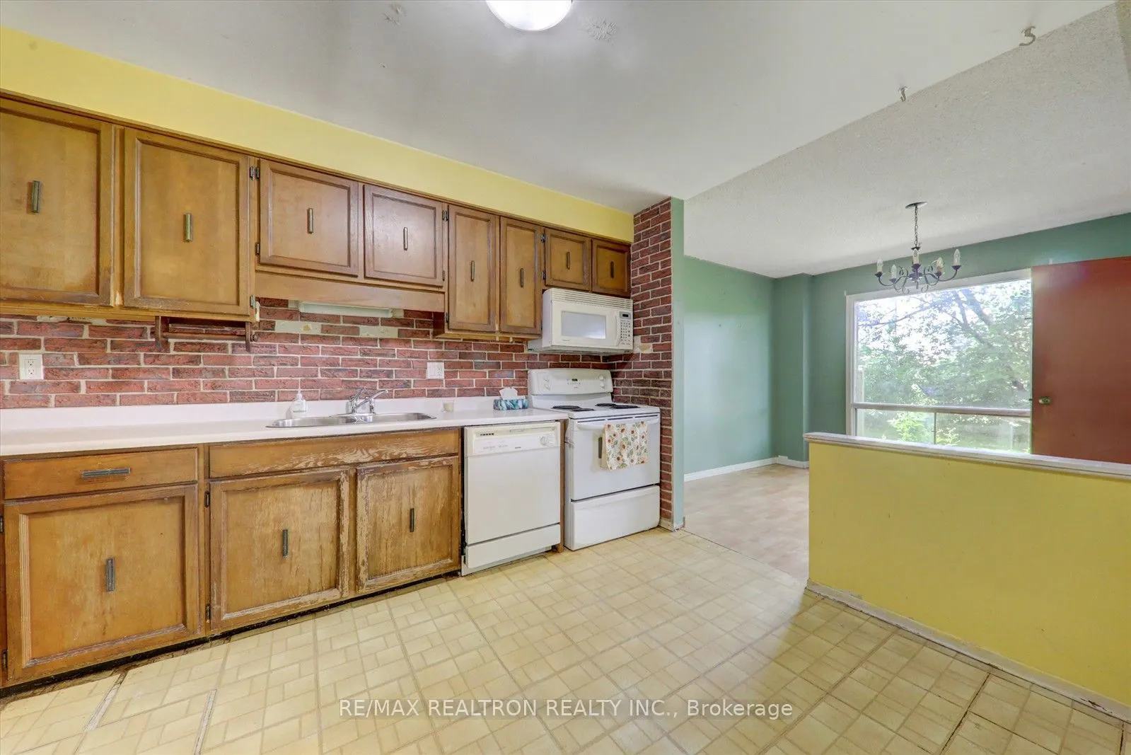 10 Livonia Place #105