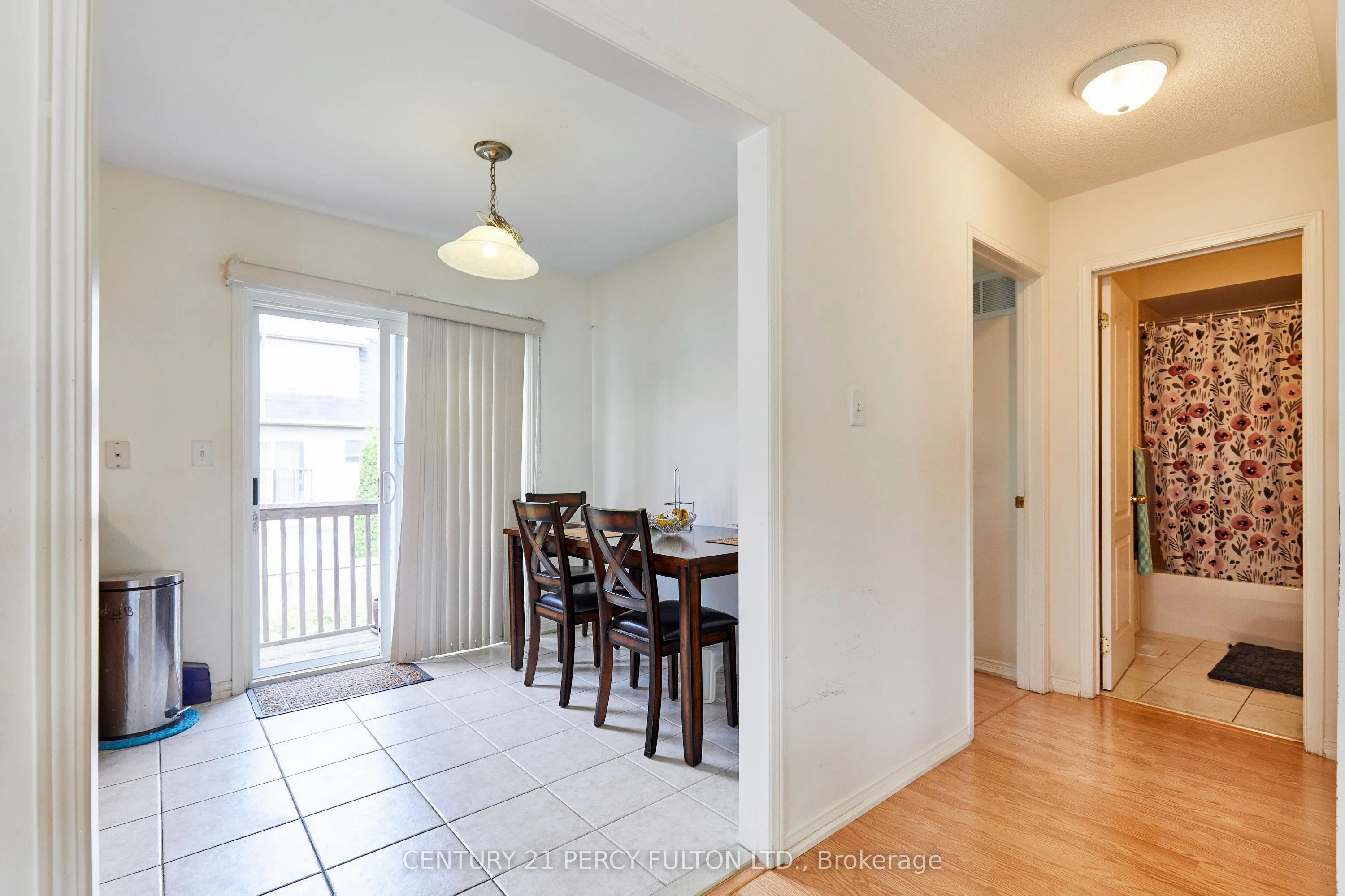 8 Knowles Street