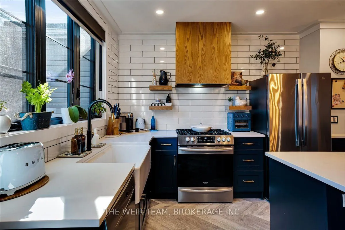 13 Amroth Avenue