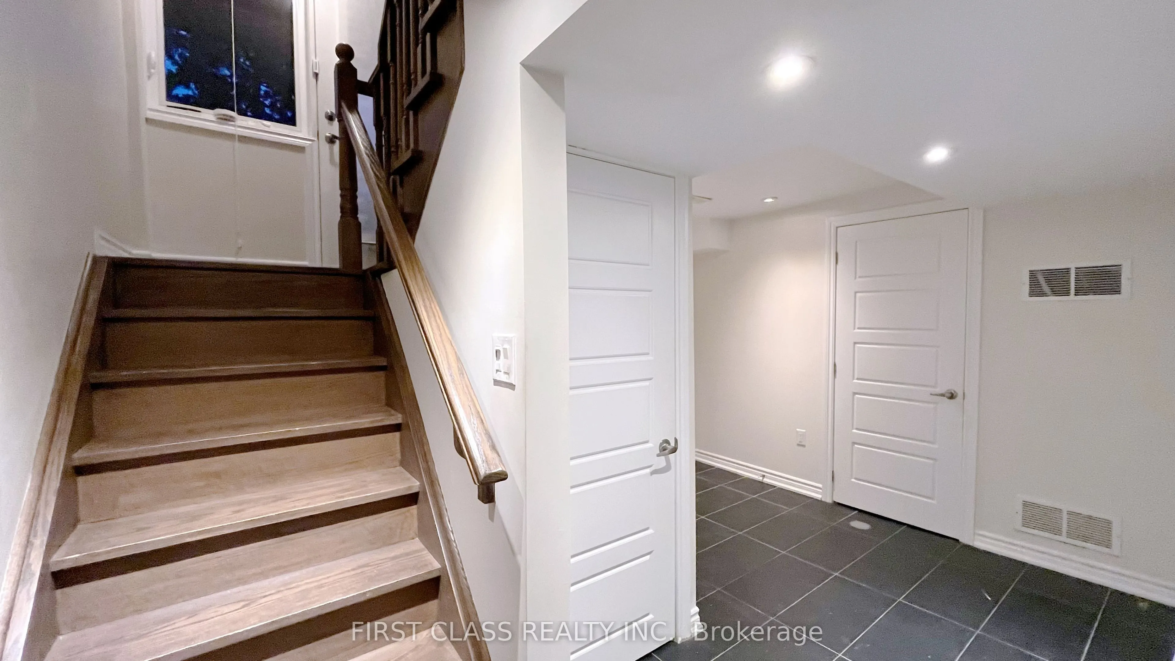 30 Meadowacres Drive