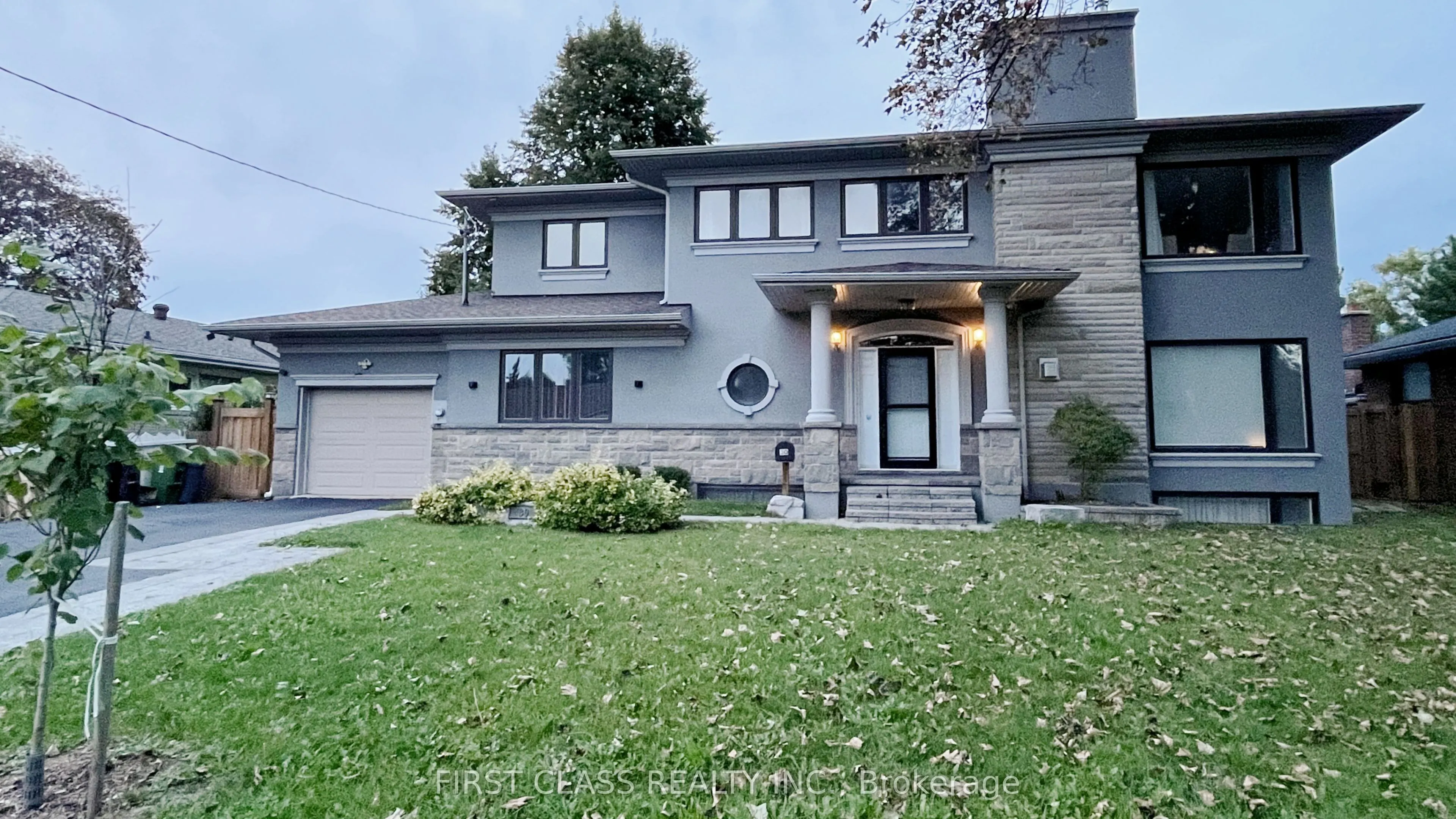 30 Meadowacres Drive
