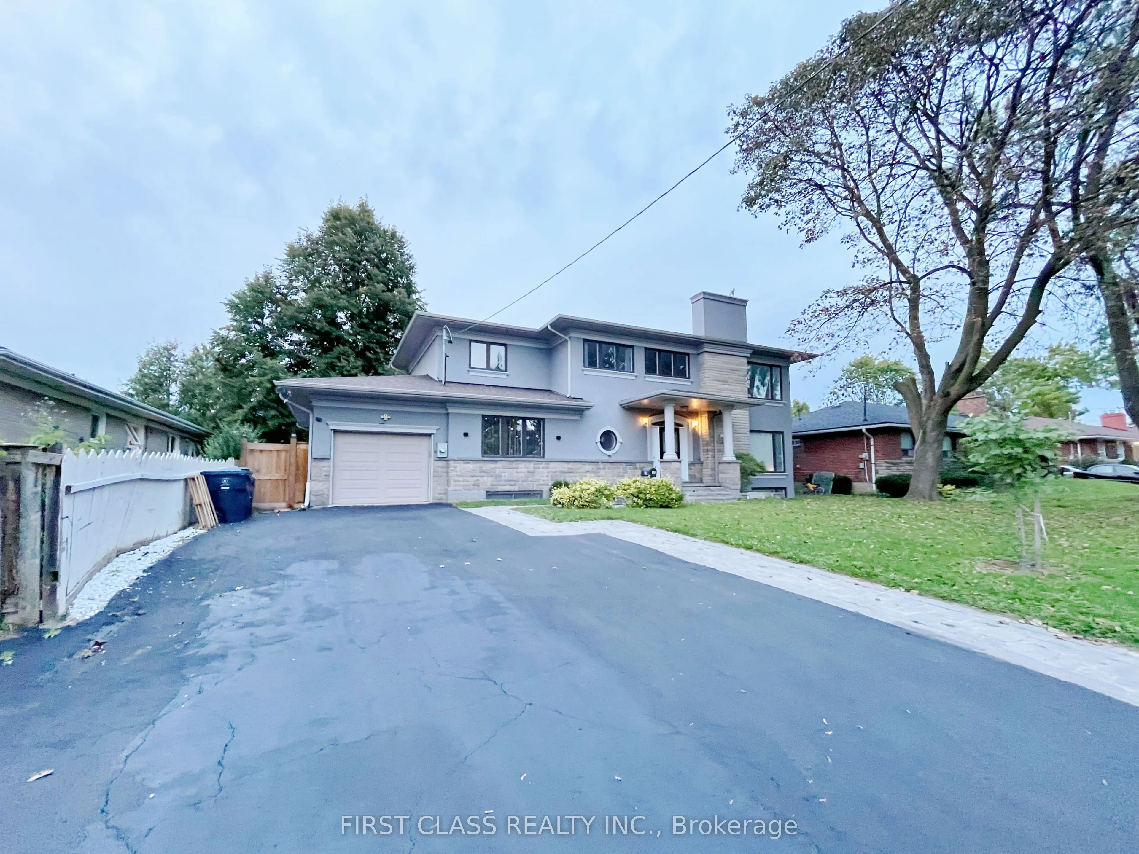 30 Meadowacres Drive