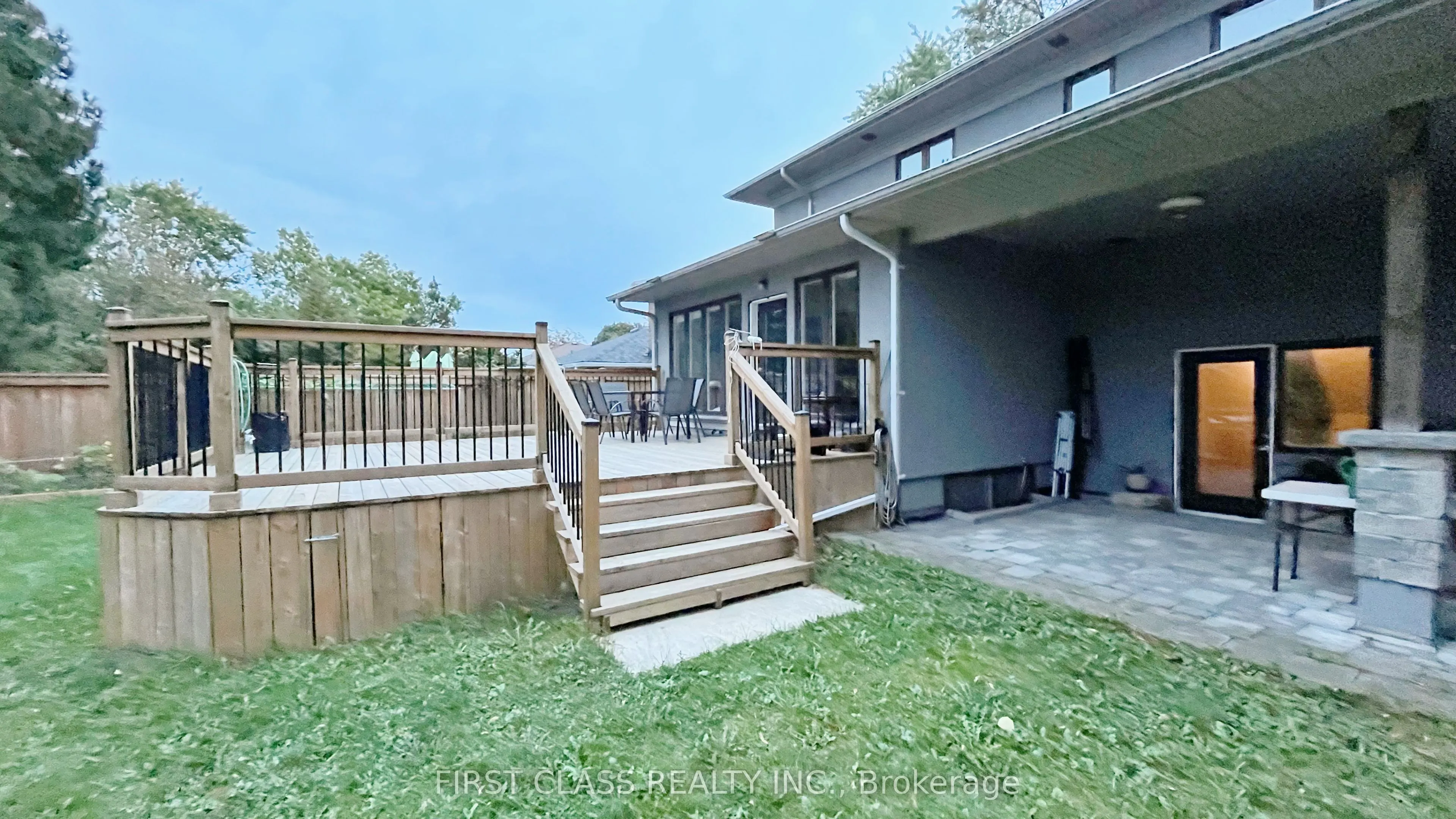 30 Meadowacres Drive