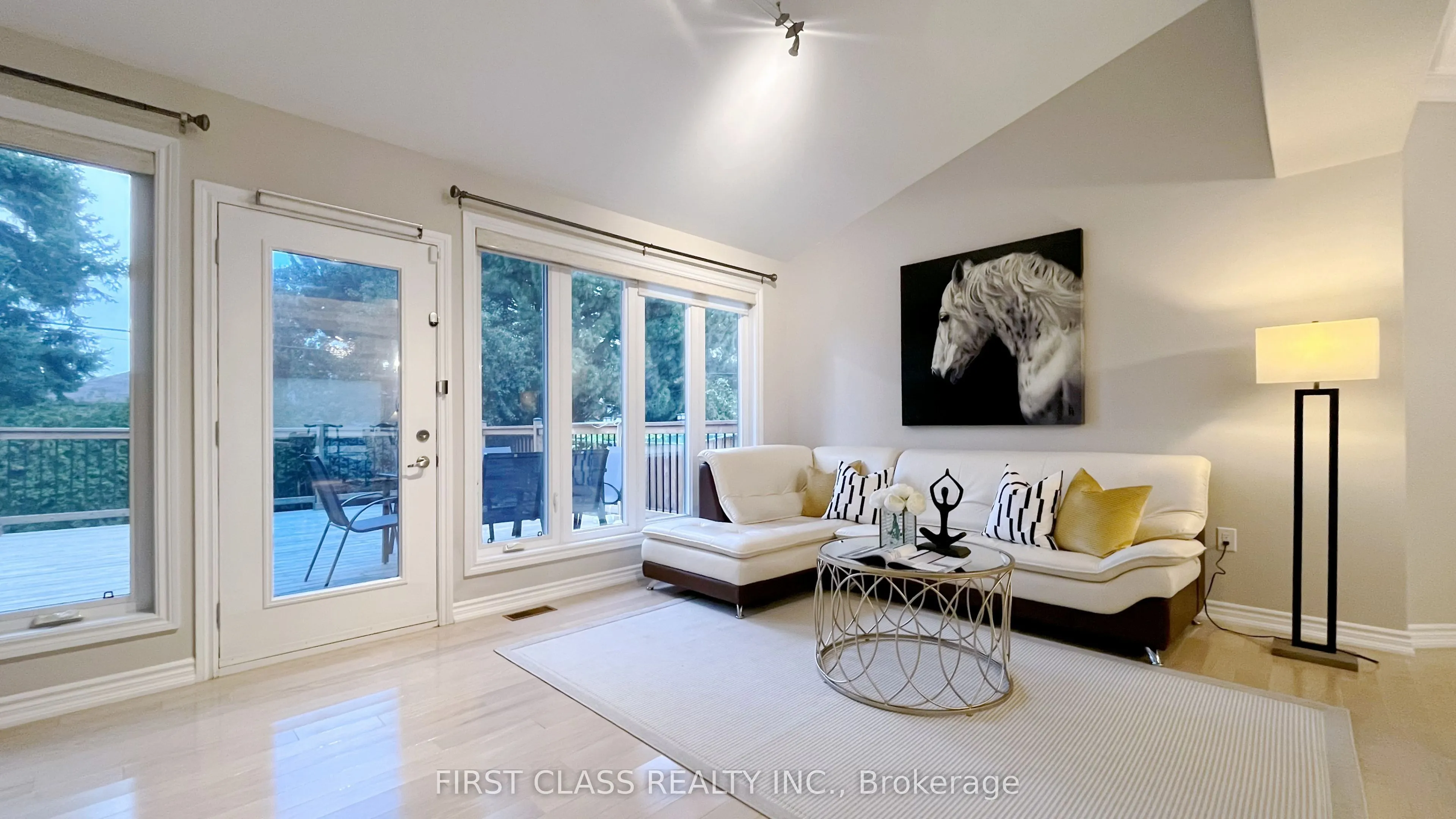 30 Meadowacres Drive