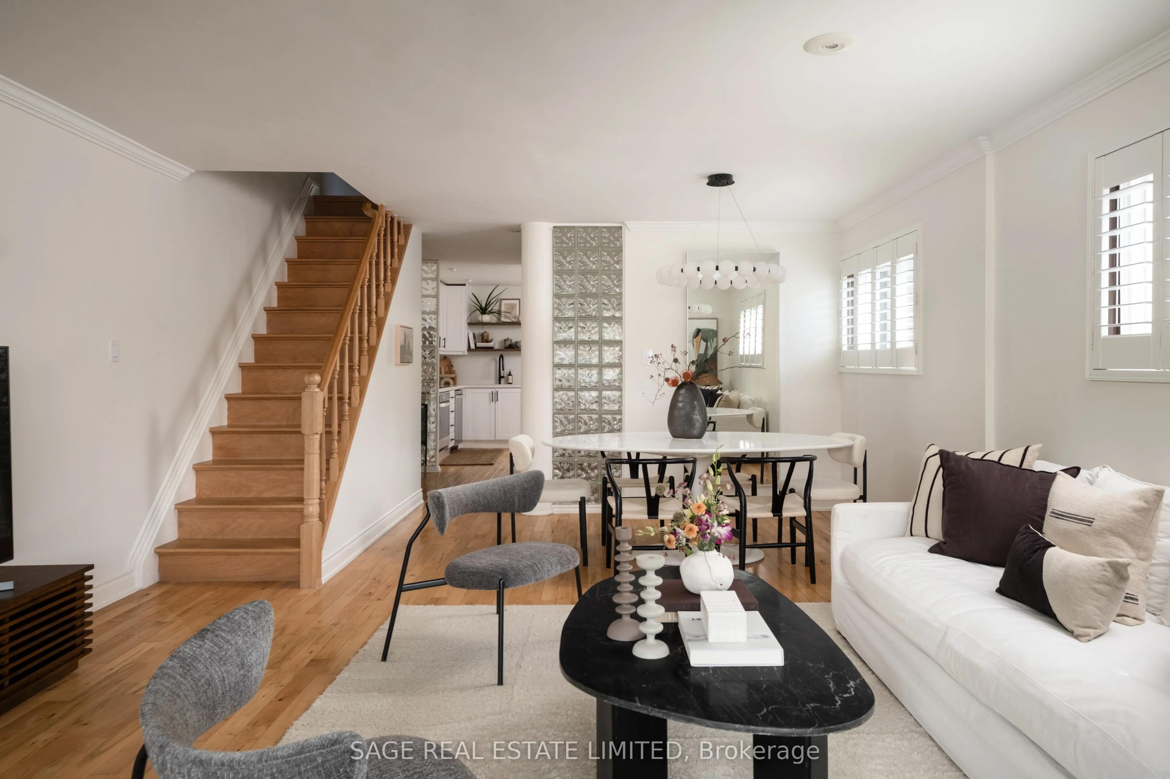 35 Chapman Avenue