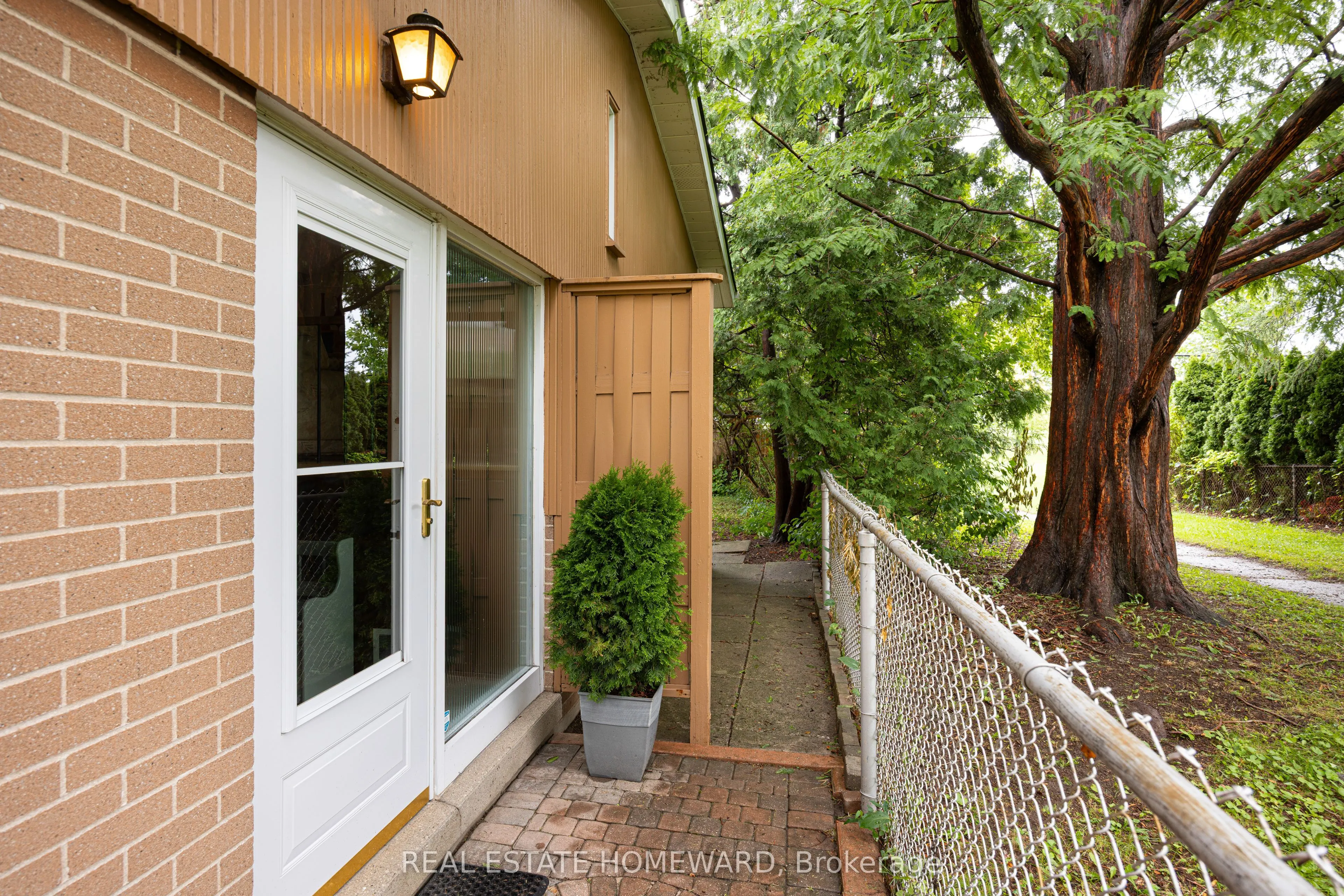 23 Norbury Crescent