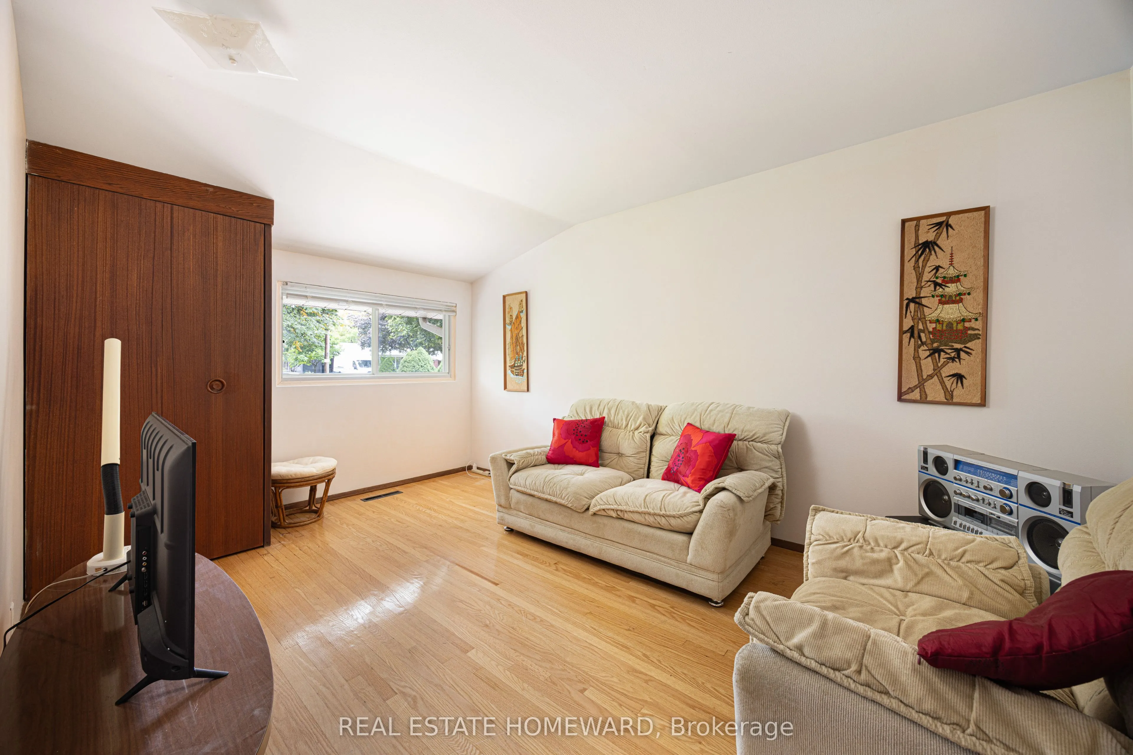 23 Norbury Crescent