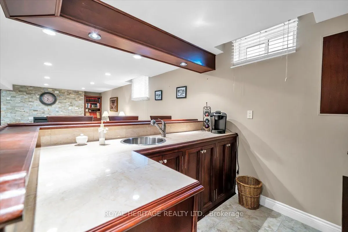 15 Cadby Road