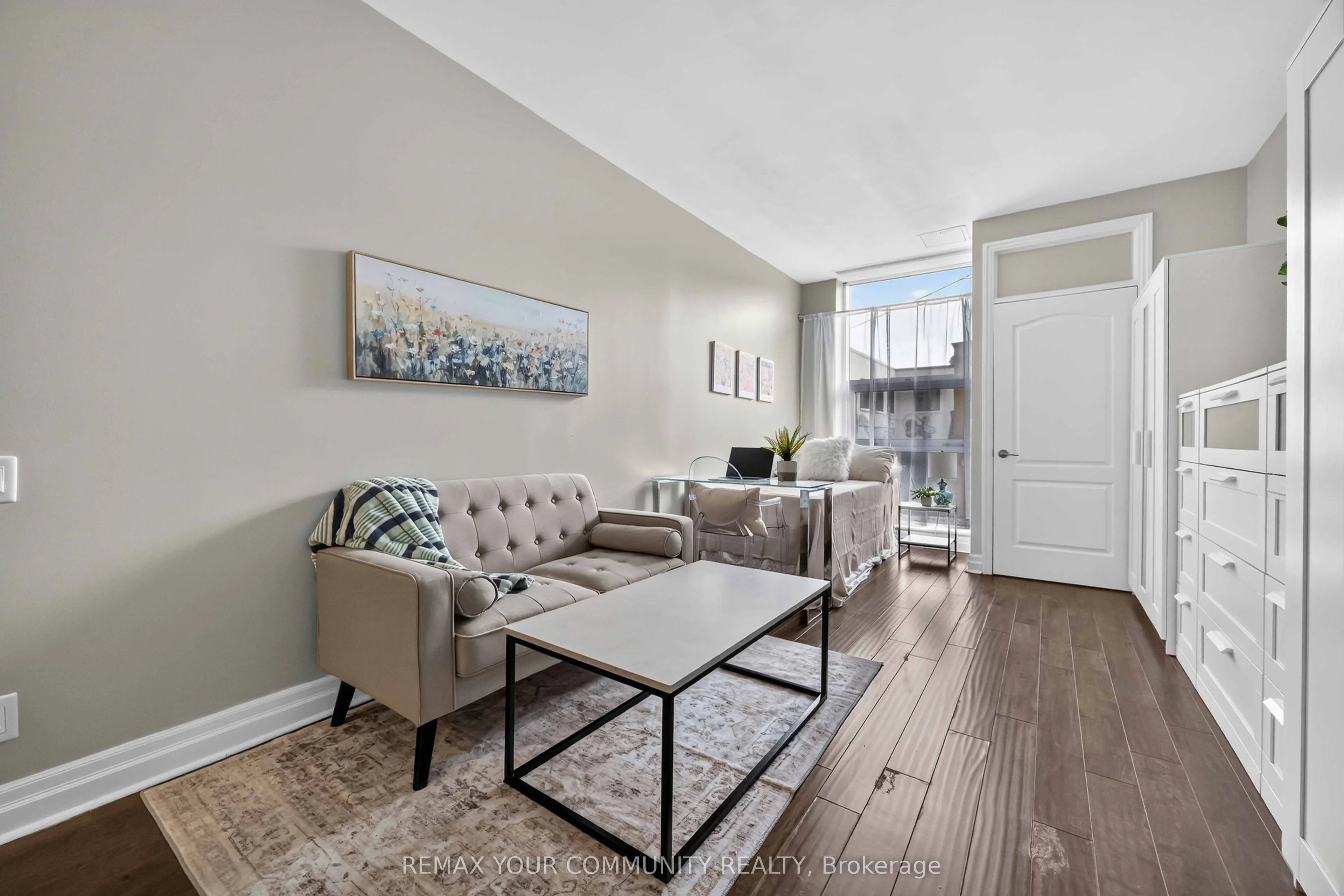 44 Bond Street W #101