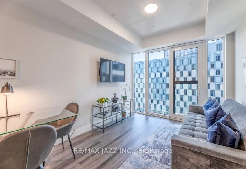 80 Bond Street E #1518