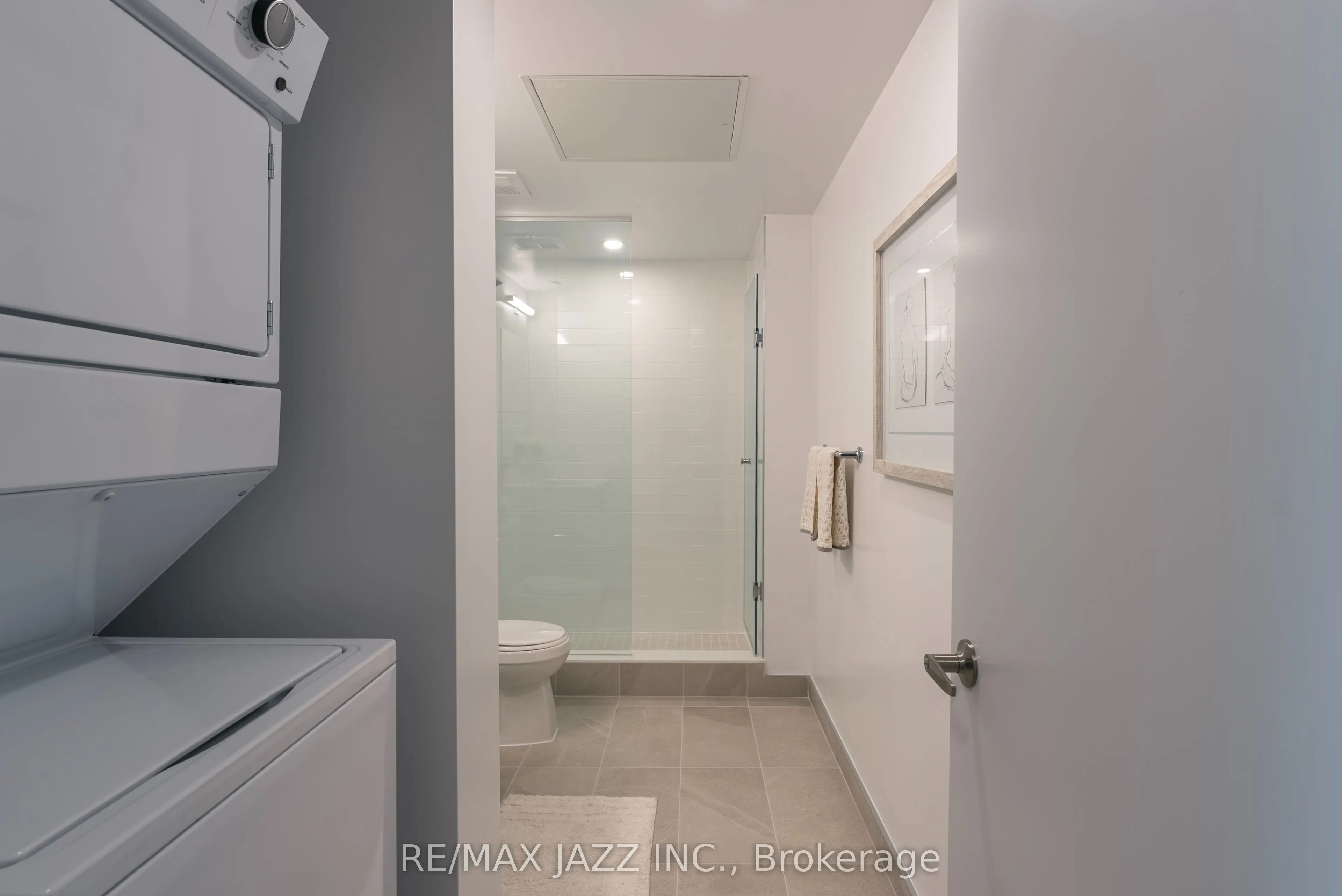 80 Bond Street E #1407