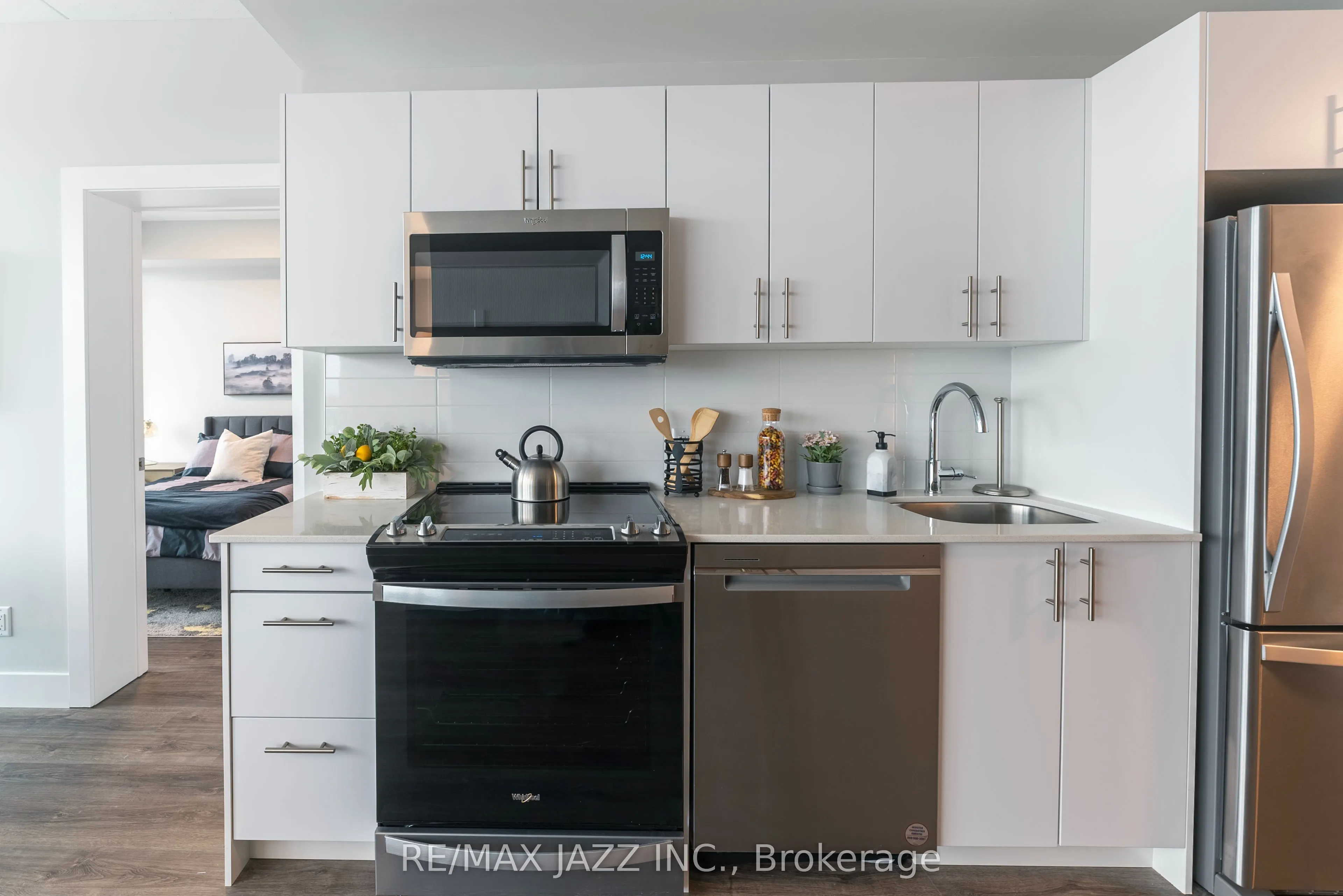 80 Bond Street E #1407