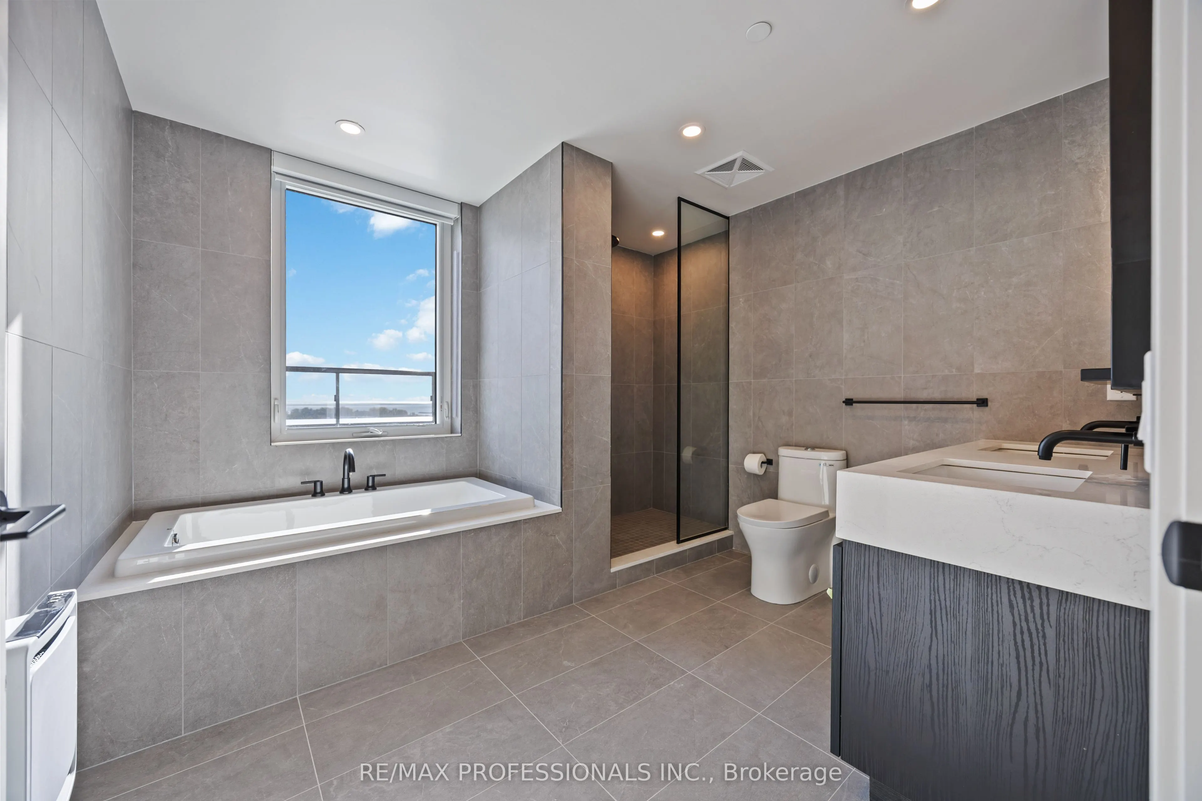 1050 Eastern Avenue #1203