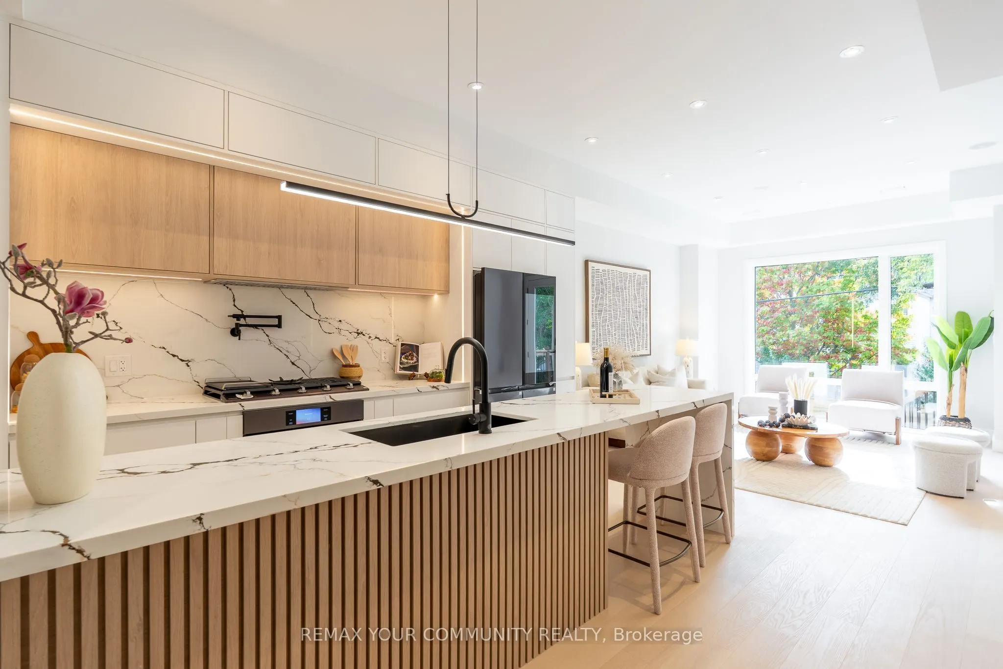 281 Queensdale Avenue