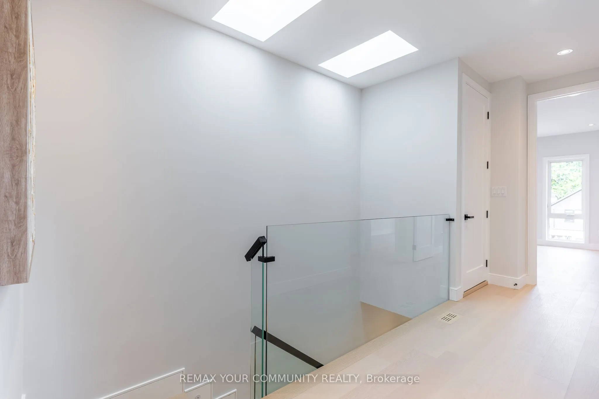 281 Queensdale Avenue