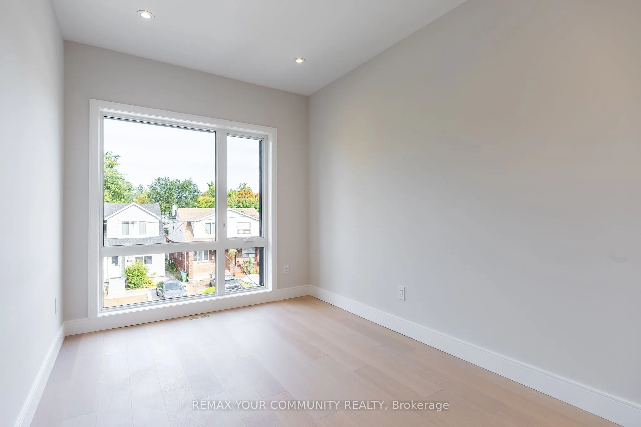 281 Queensdale Avenue