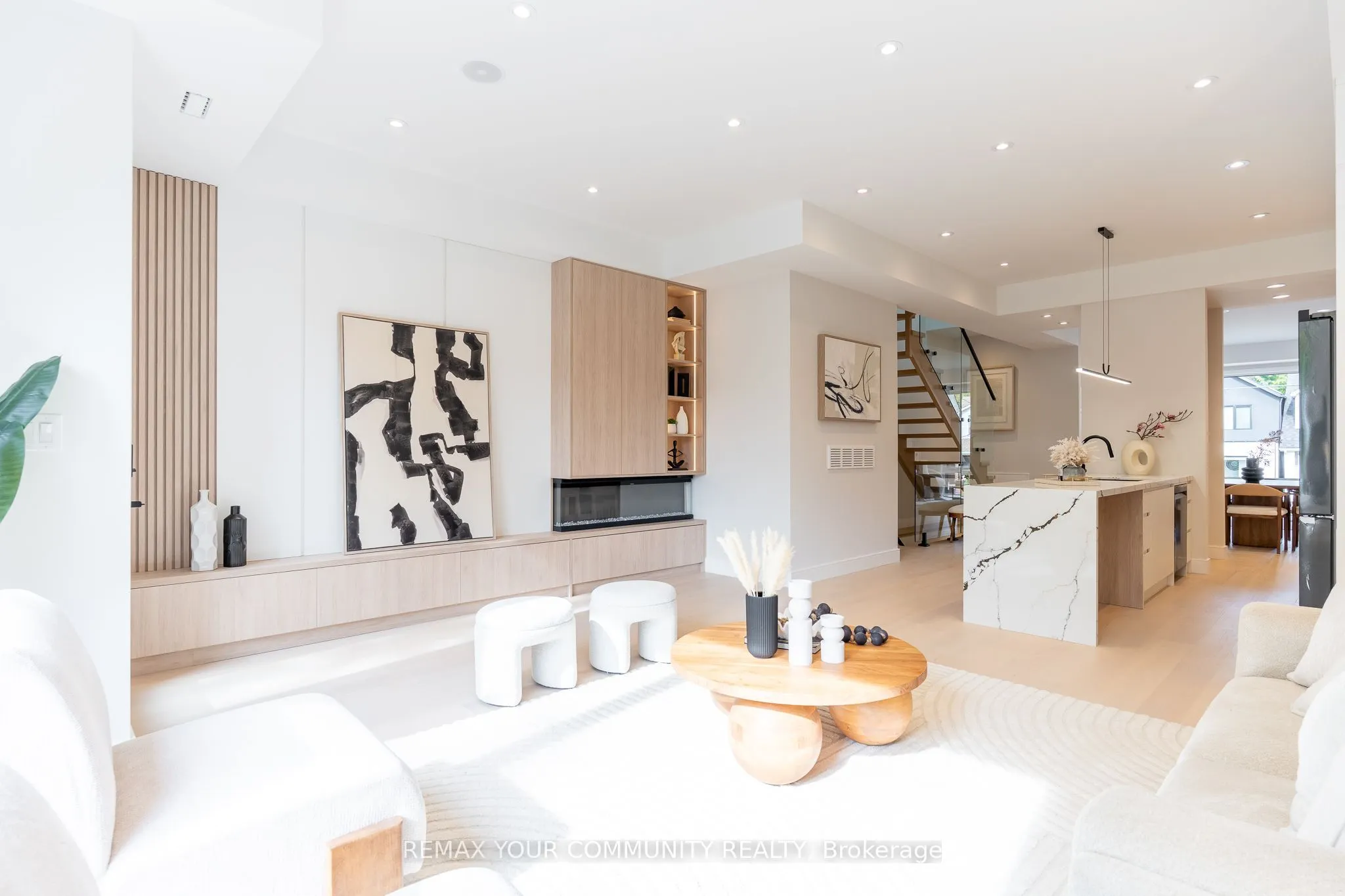281 Queensdale Avenue
