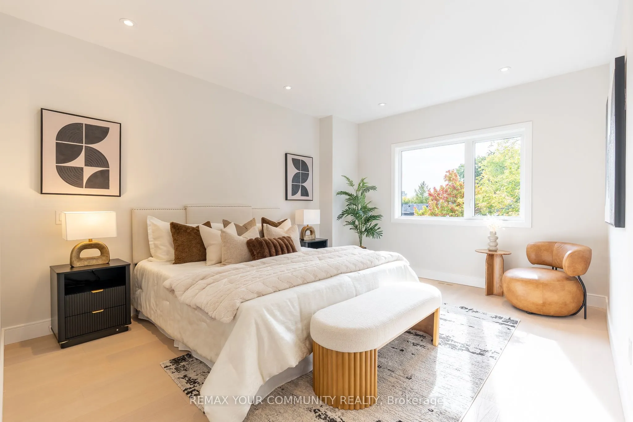 281 Queensdale Avenue