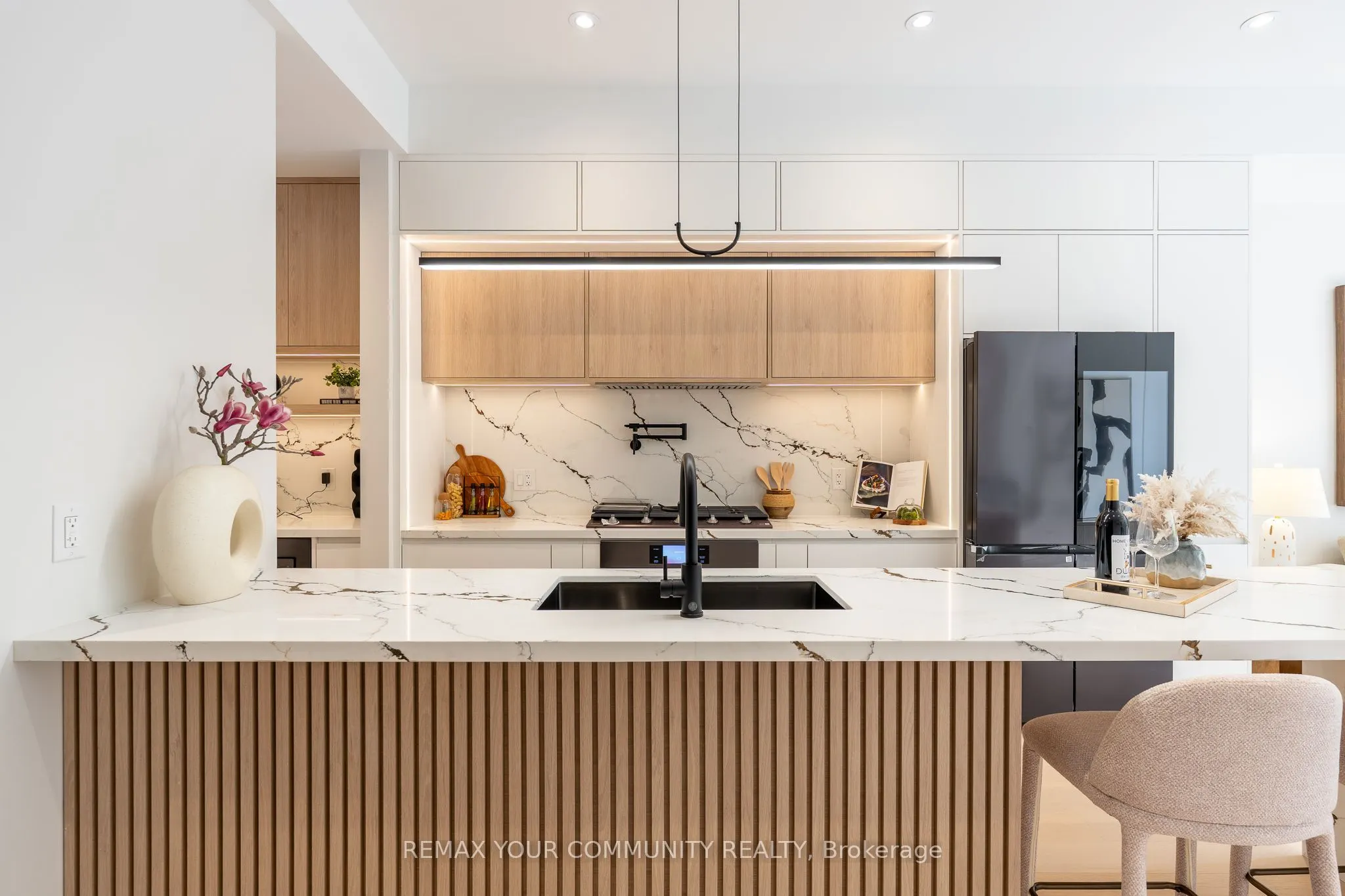 281 Queensdale Avenue