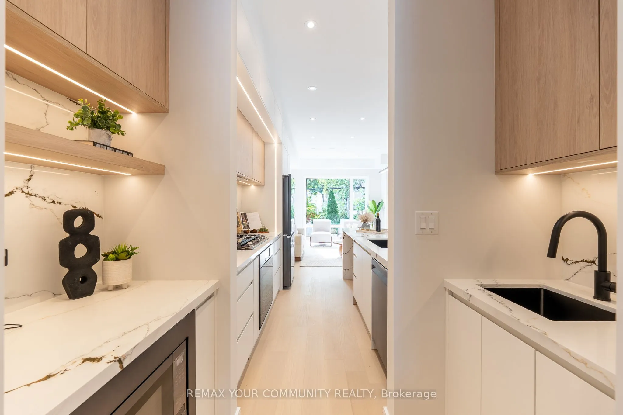 281 Queensdale Avenue