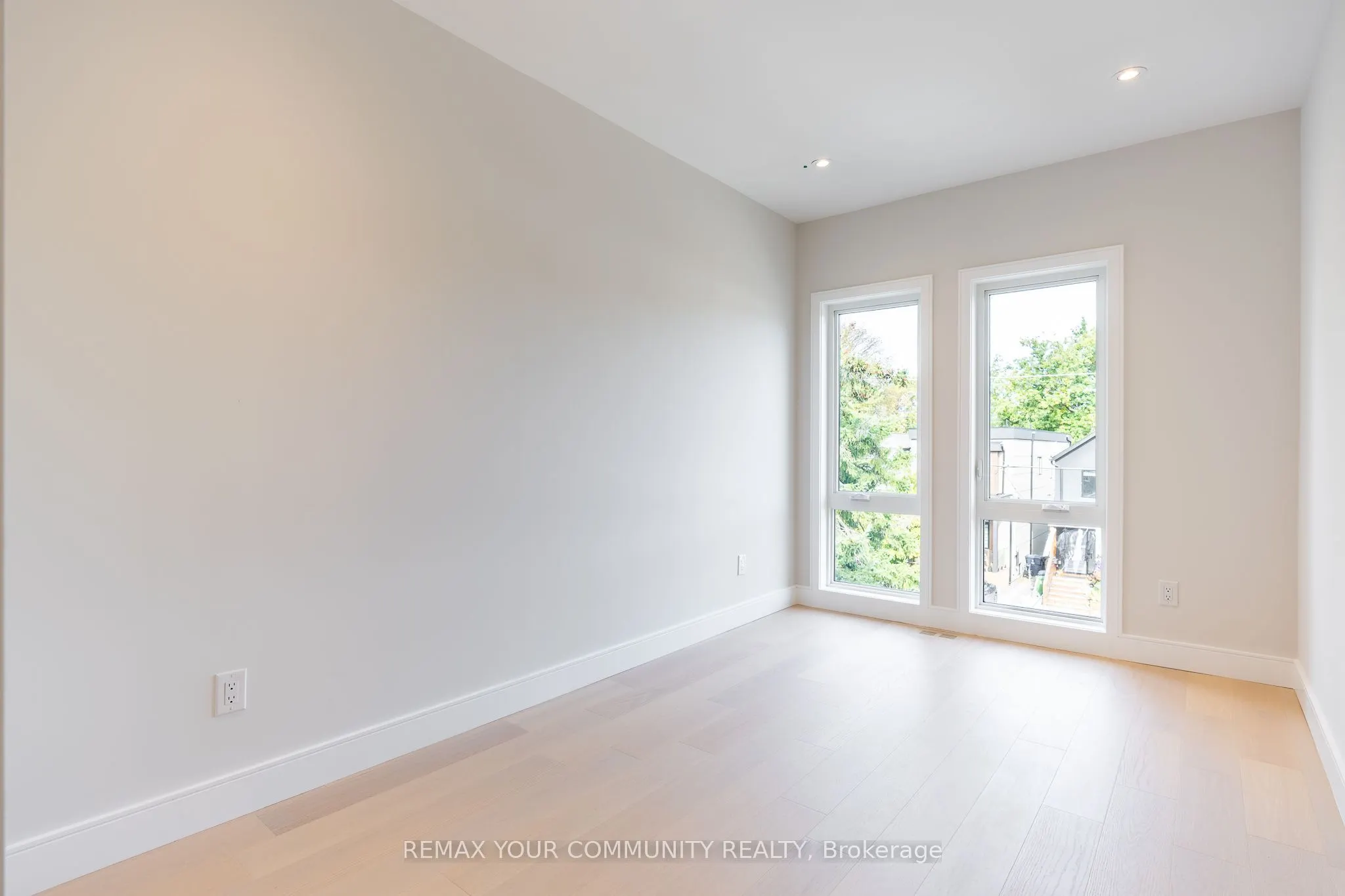 281 Queensdale Avenue