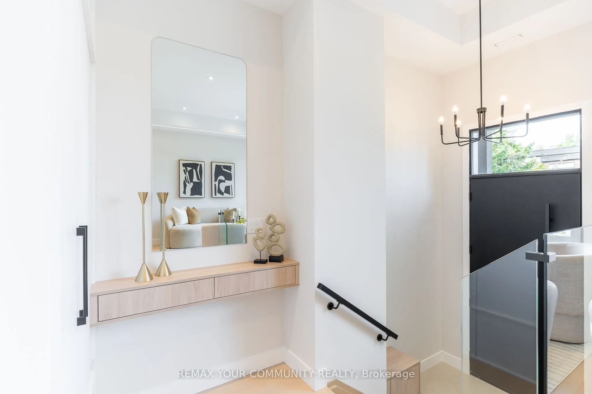 281 Queensdale Avenue