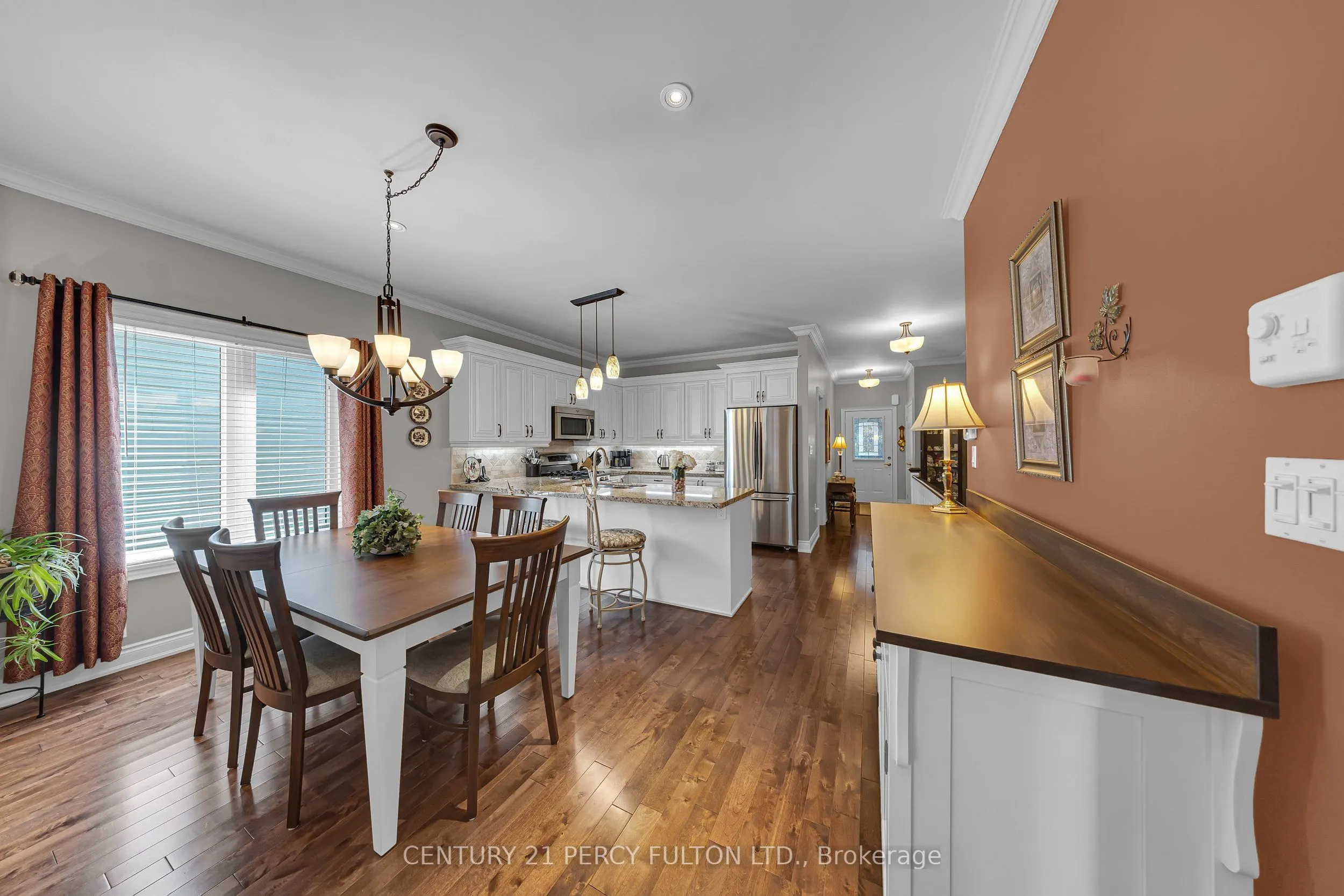 7 Eastbank Road