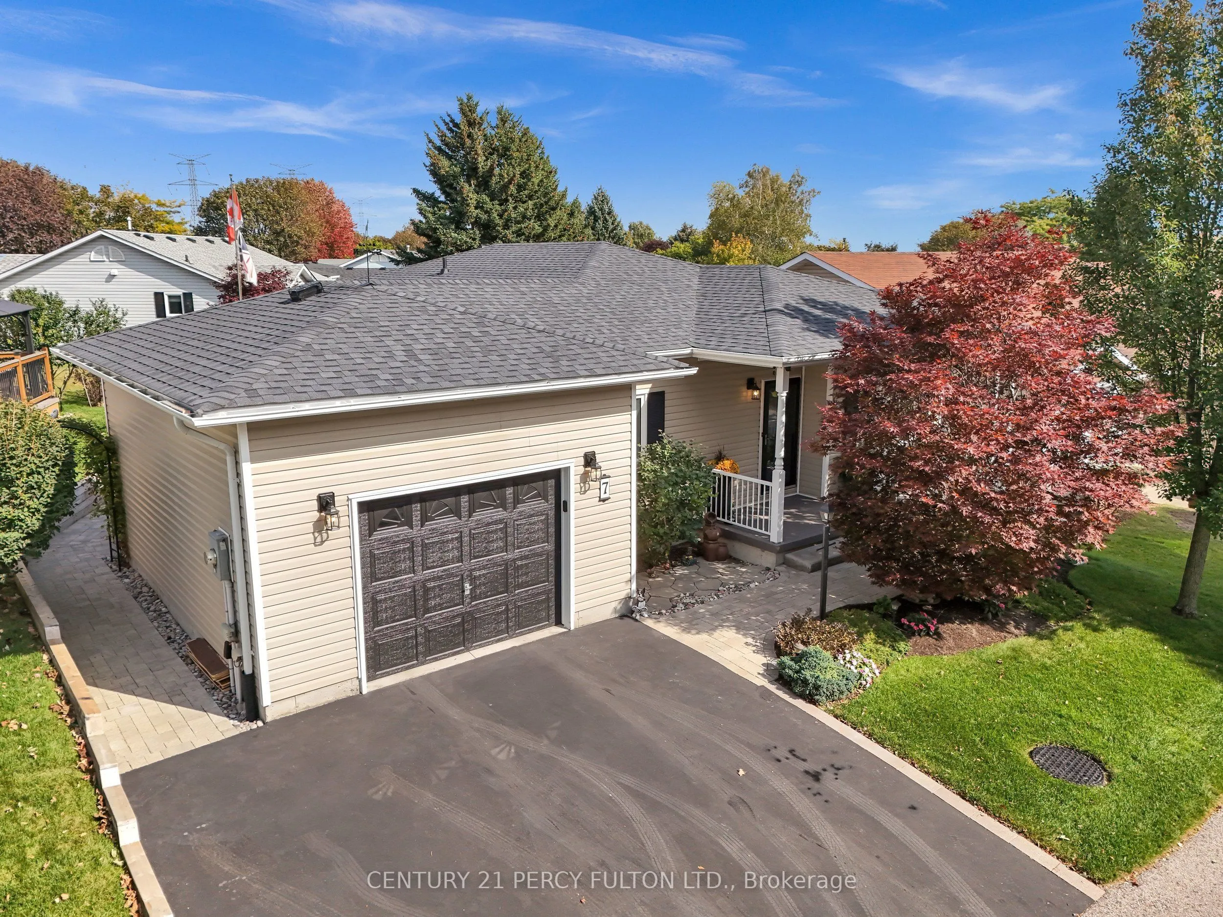 7 Eastbank Road