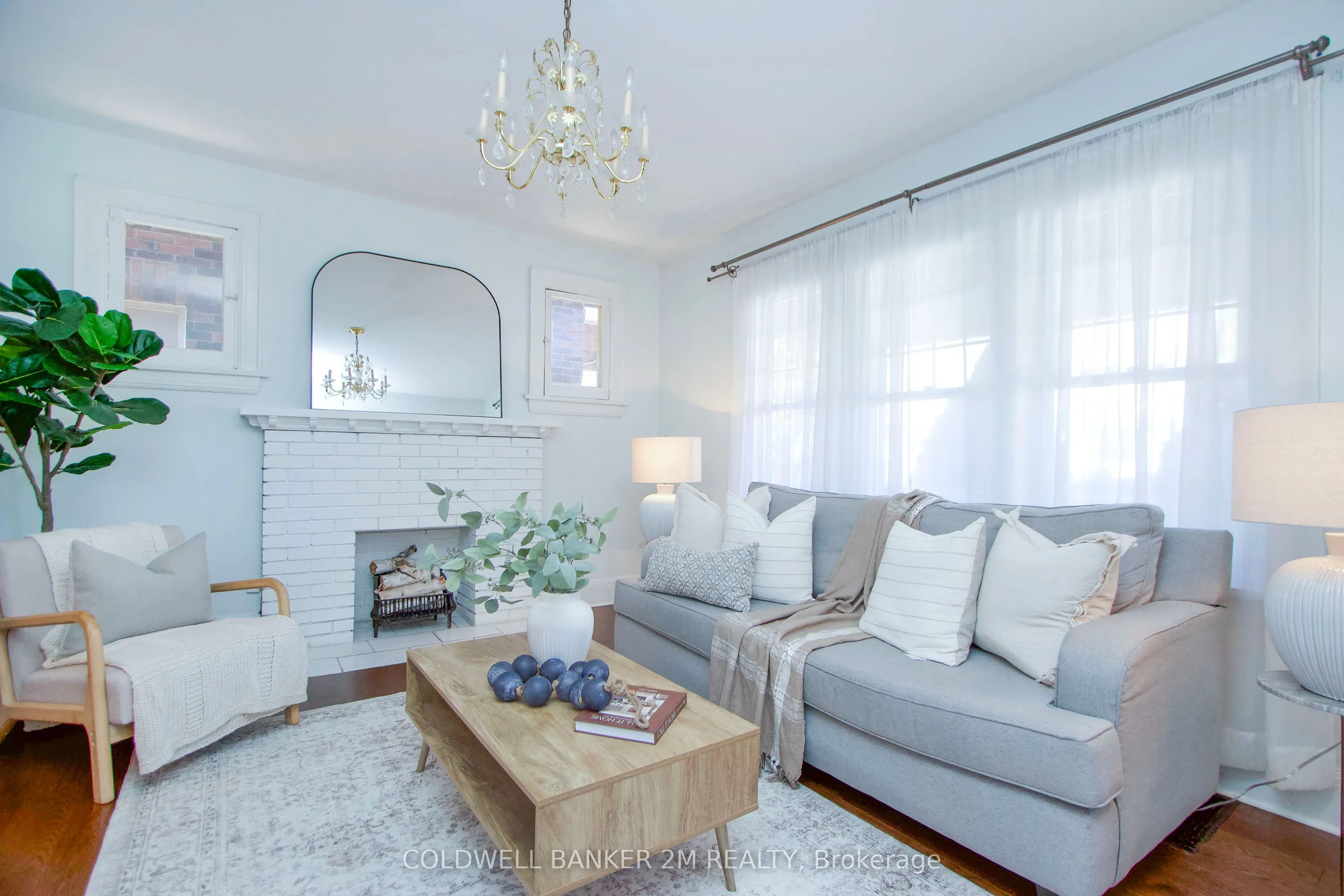 49 Brock Street E
