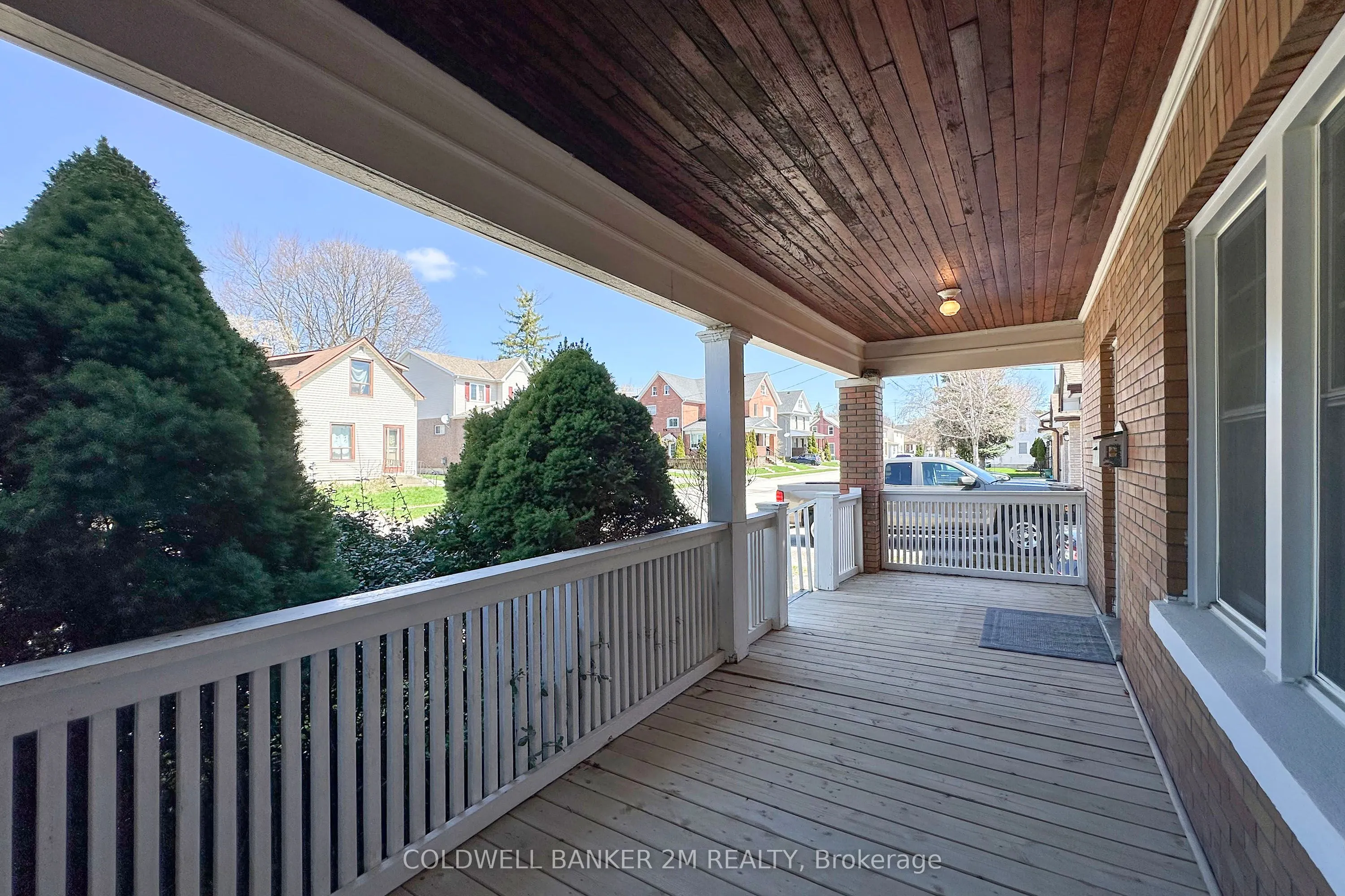 49 Brock Street E