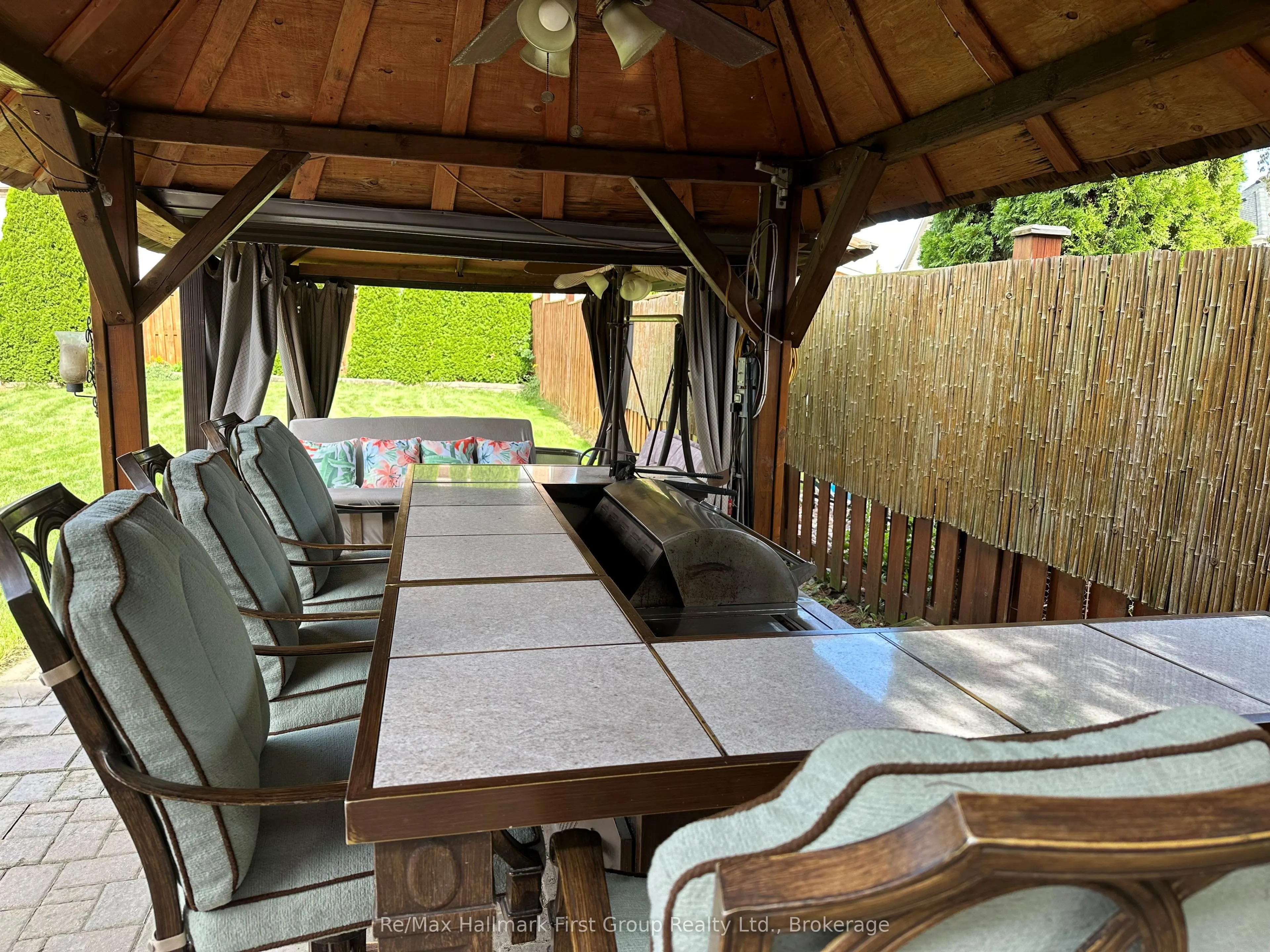 3271 Country Lane