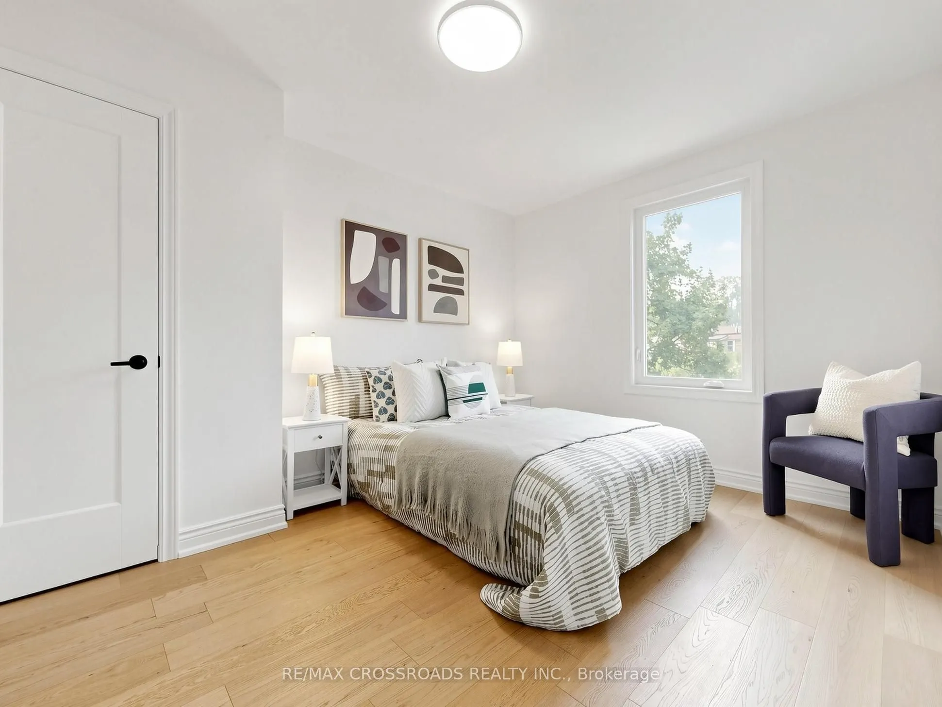 548 Glebeholme Boulevard